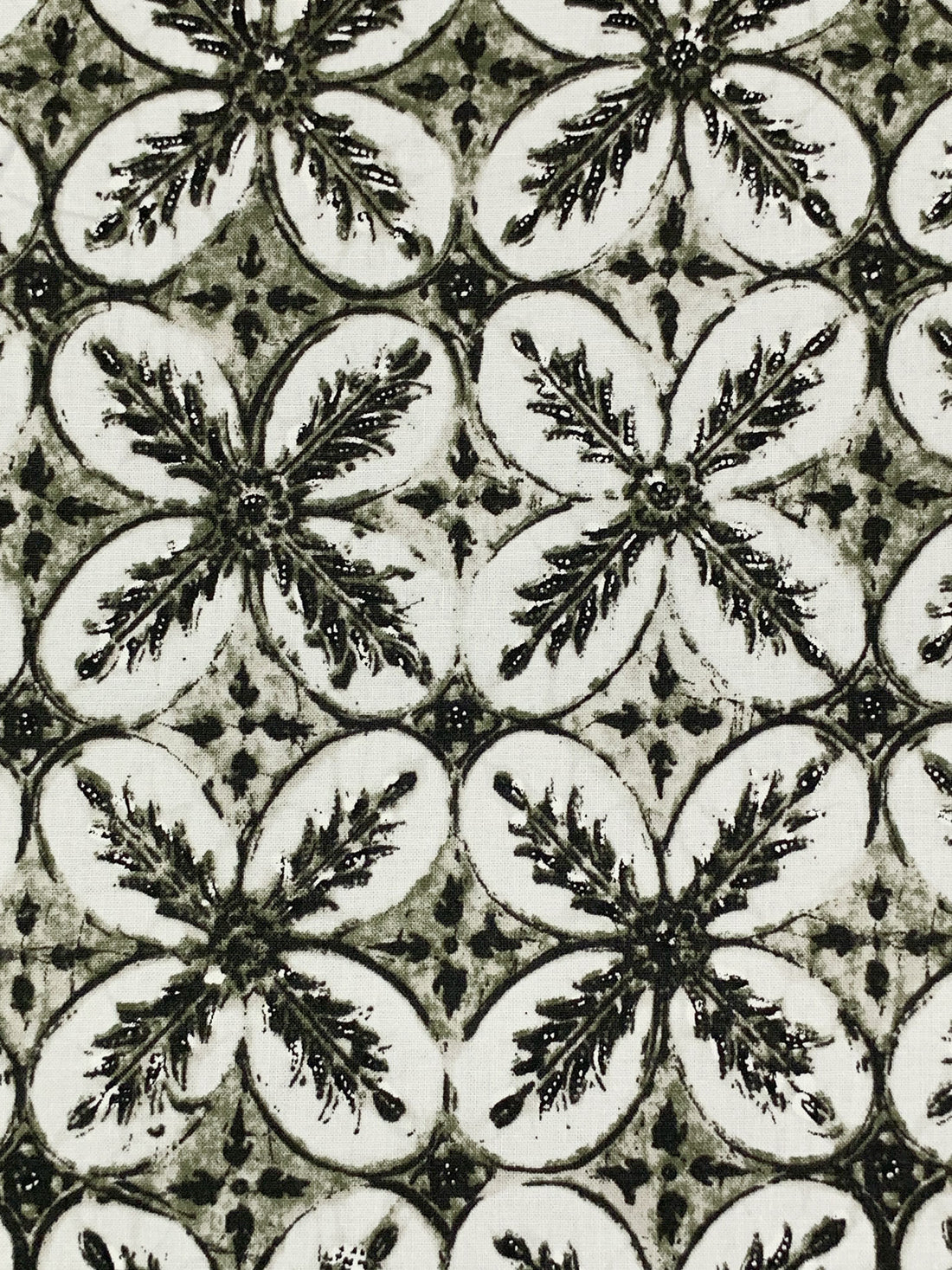 Old Bamboo/Off-White/Black 100% Cotton Floral Medallion Print Shirting 42W