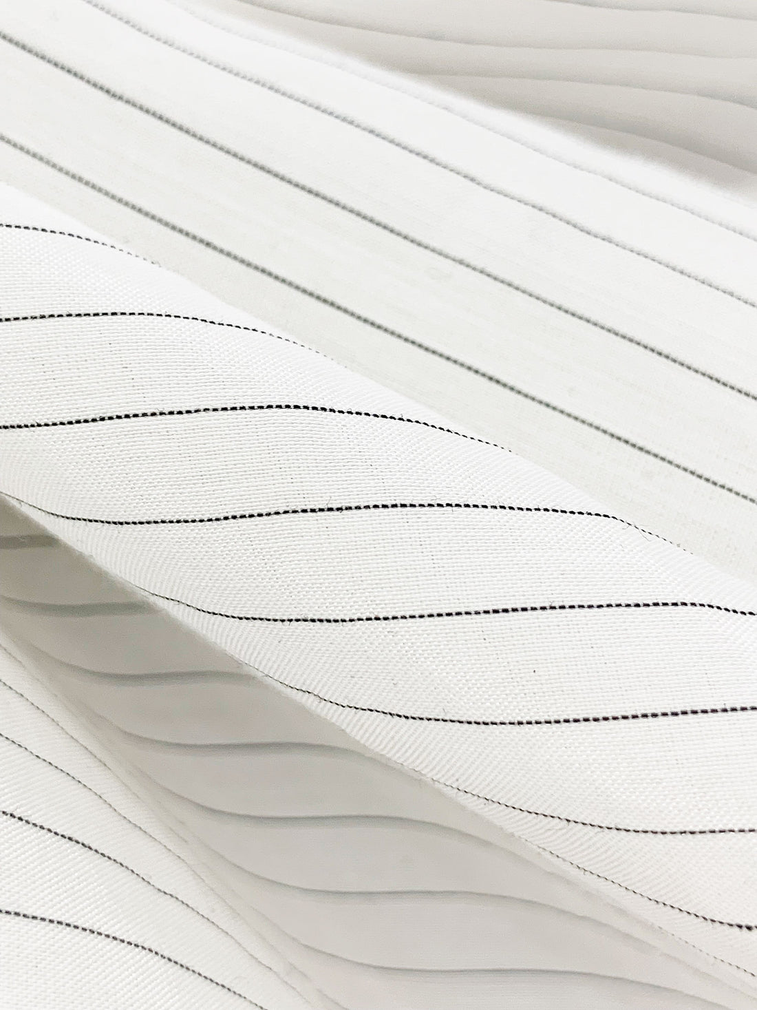 Eggshell/Black 100% Cotton Horizontal Stripe Weave Lawn 54W