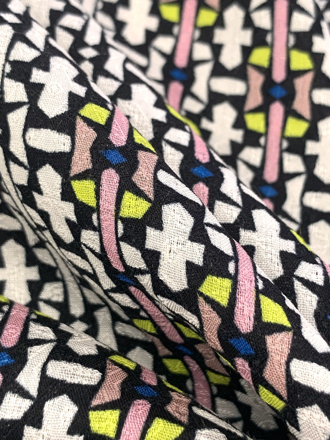 White/Pink Blush/Lemon/Black 100% Rayon Mosaic-Like Motif Print Challis 52W