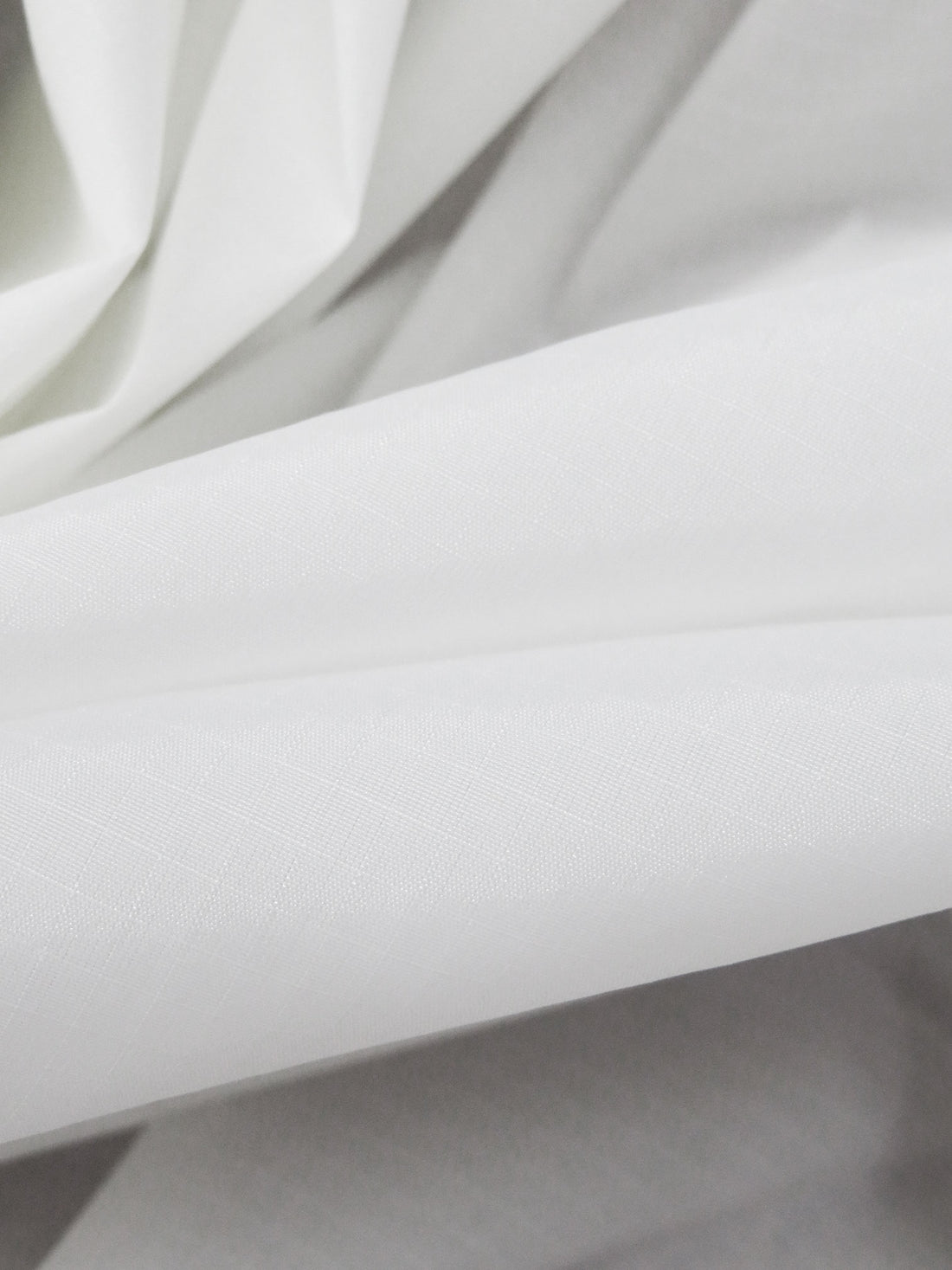 Off-White 100% Polyester Ripstop Lining 61W