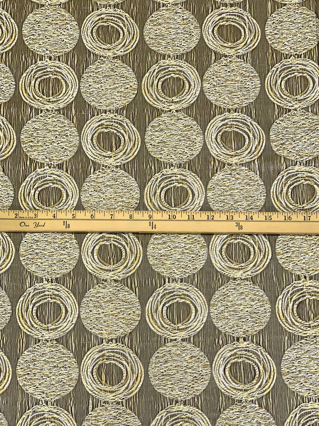Espresso/Pale Gold/Off-White 100% Polyester Stylized Circles Brocade Home Decor Woven 104W