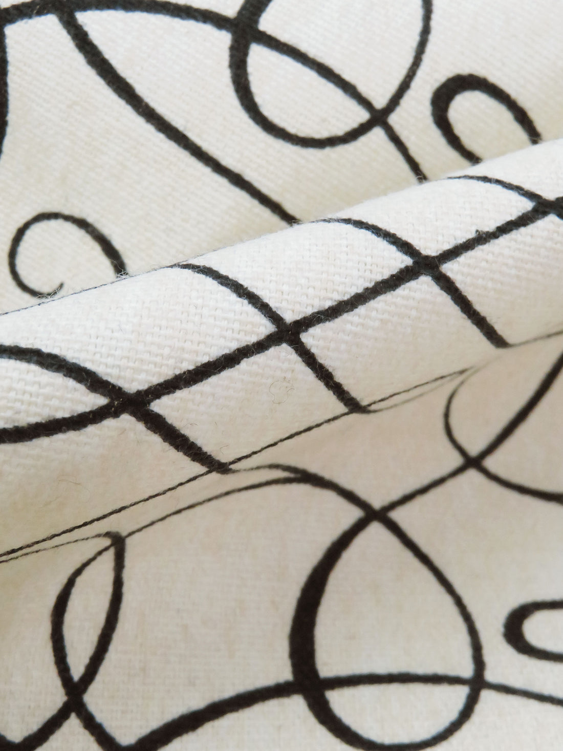 White Chocolate/Black 100% Cotton Meandering Scrolls Print Canvas 54W