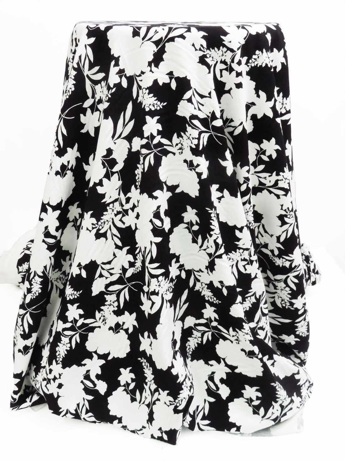 Black/White Rayon/Lycra Floral Silhouette Print Linen-Look Stretch Shirt Weight Woven 52W