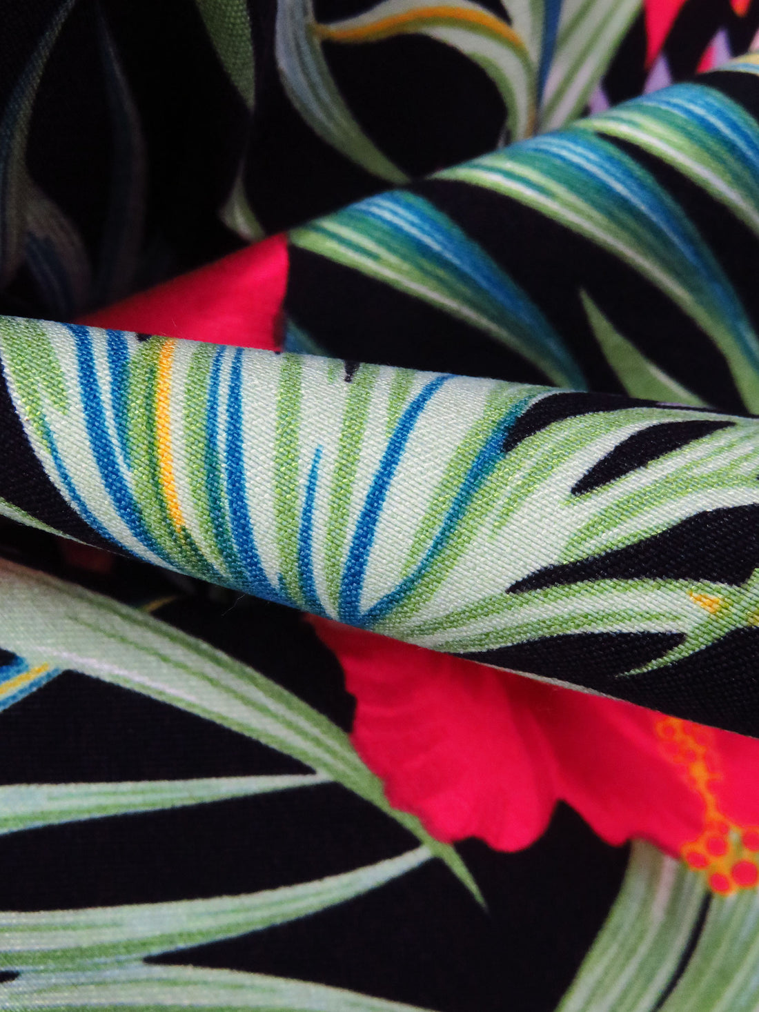 Black/Amaranth Red/Moss/Multi Rayon/Nylon/Lycra Tropical Floral Print Stretch Bengaline Suiting 58W