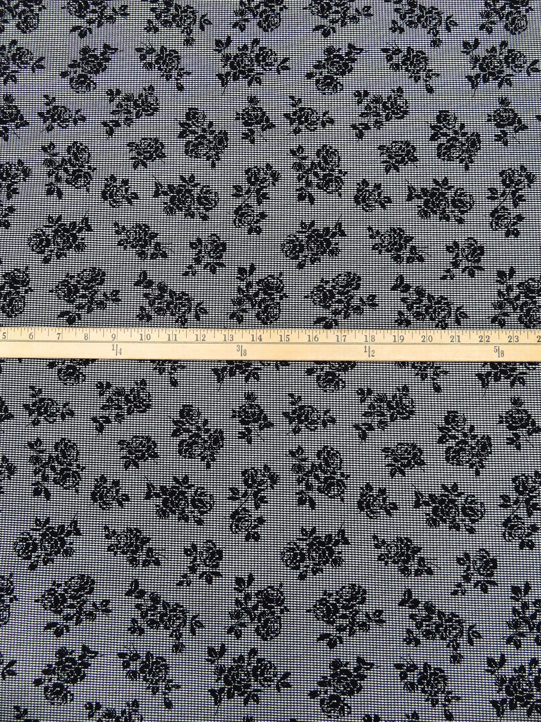 Black/White Rayon/Nylon/Lycra Floral Silhouette Print Stretch Bengaline Suiting 58W