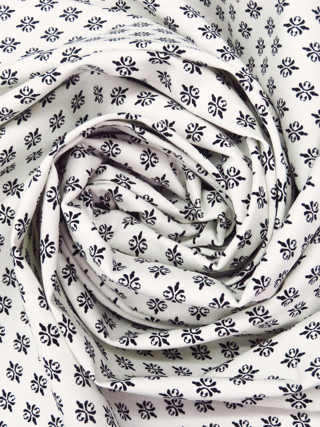 Off-White/Black Rayon/Nylon/Lycra Small Damask Print Stretch Bengaline Suiting 57W