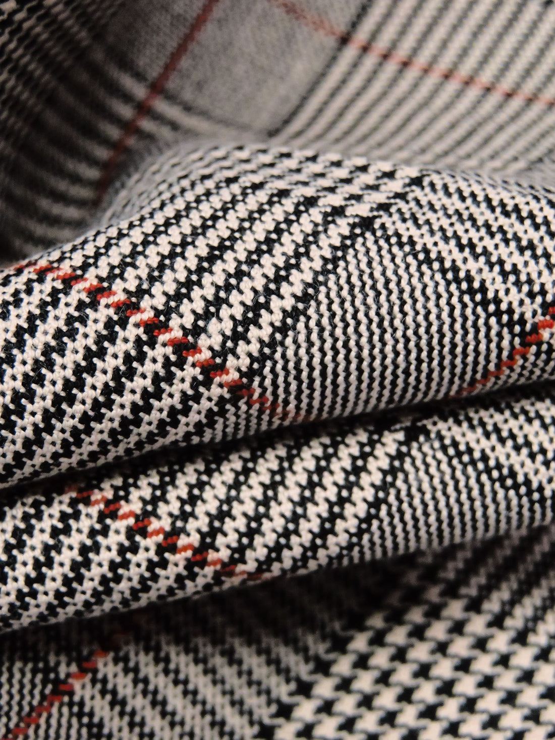 Black/Almond Beige/Dark Vermilion Polyester/Rayon/Lycra Plaid Weave Stretch Suiting 57W