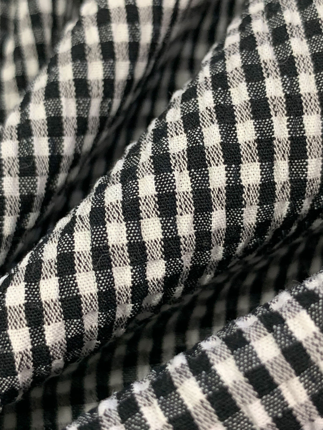 Black/White Cotton/Polyester/Lycra Puckered Check Weave Shirting 50W