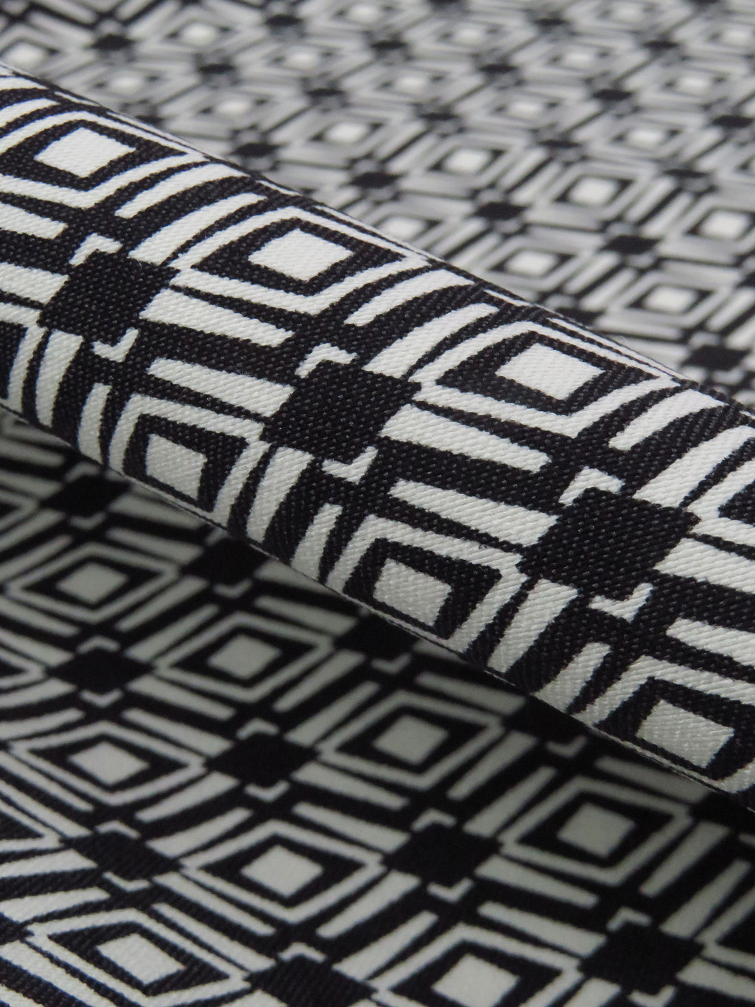 Pale Ash Gray/Black Rayon/Nylon/Lycra Diamond Print Stretch Bengaline Suiting 58W