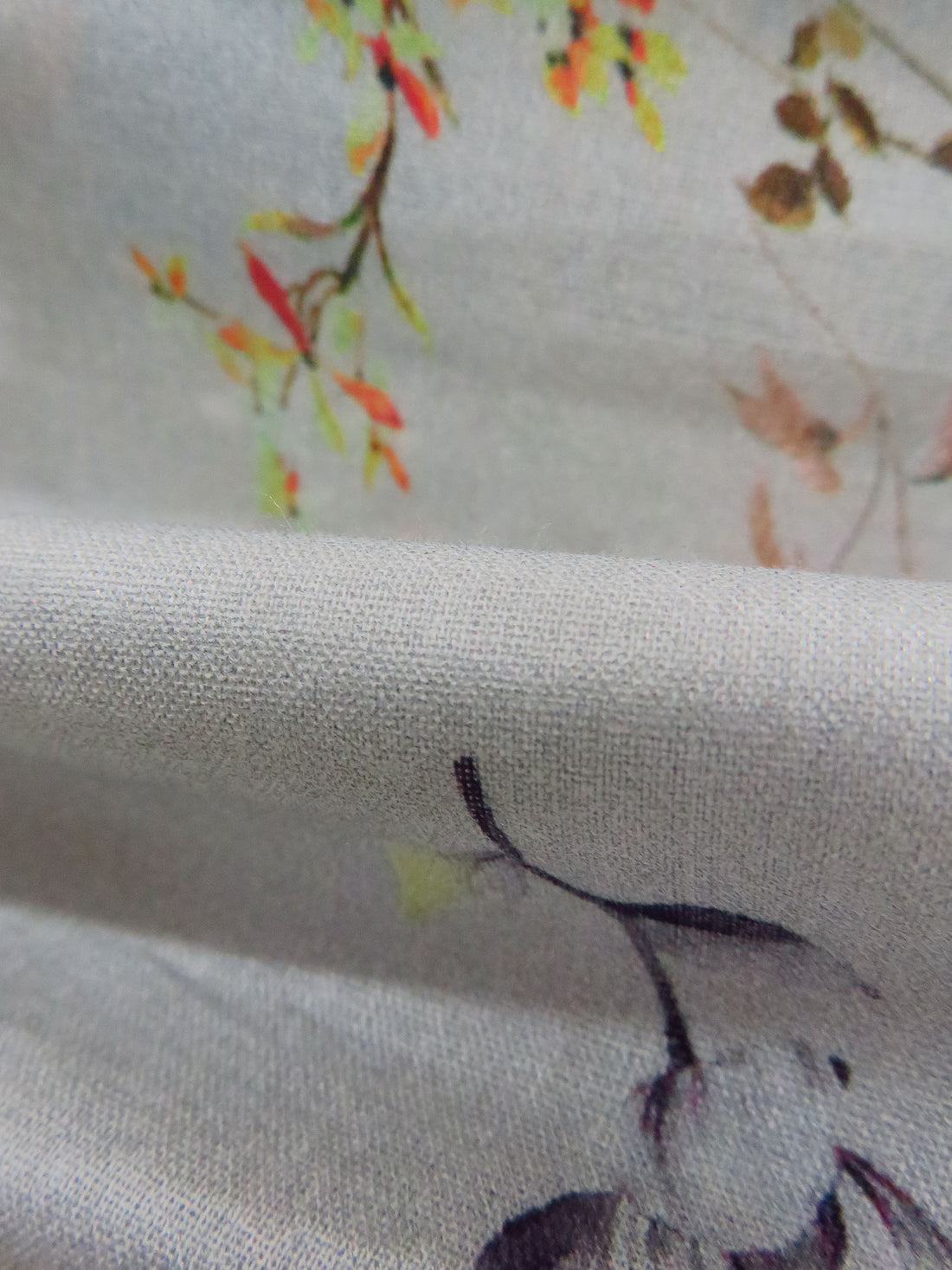 Silver Sand/Dark Coral/Deep Green/Multi 100% Cotton Small Floral Print Lawn 43W