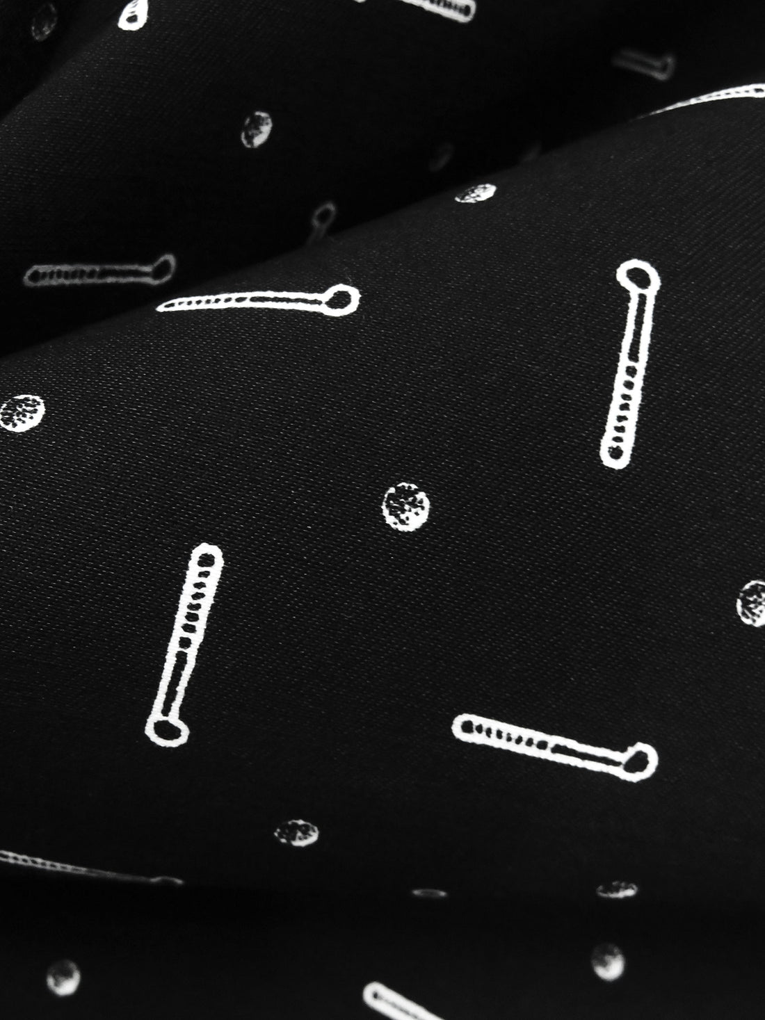 Black/White Rayon/Nylon/Lycra Golf Print Stretch Bengaline Suiting 56W