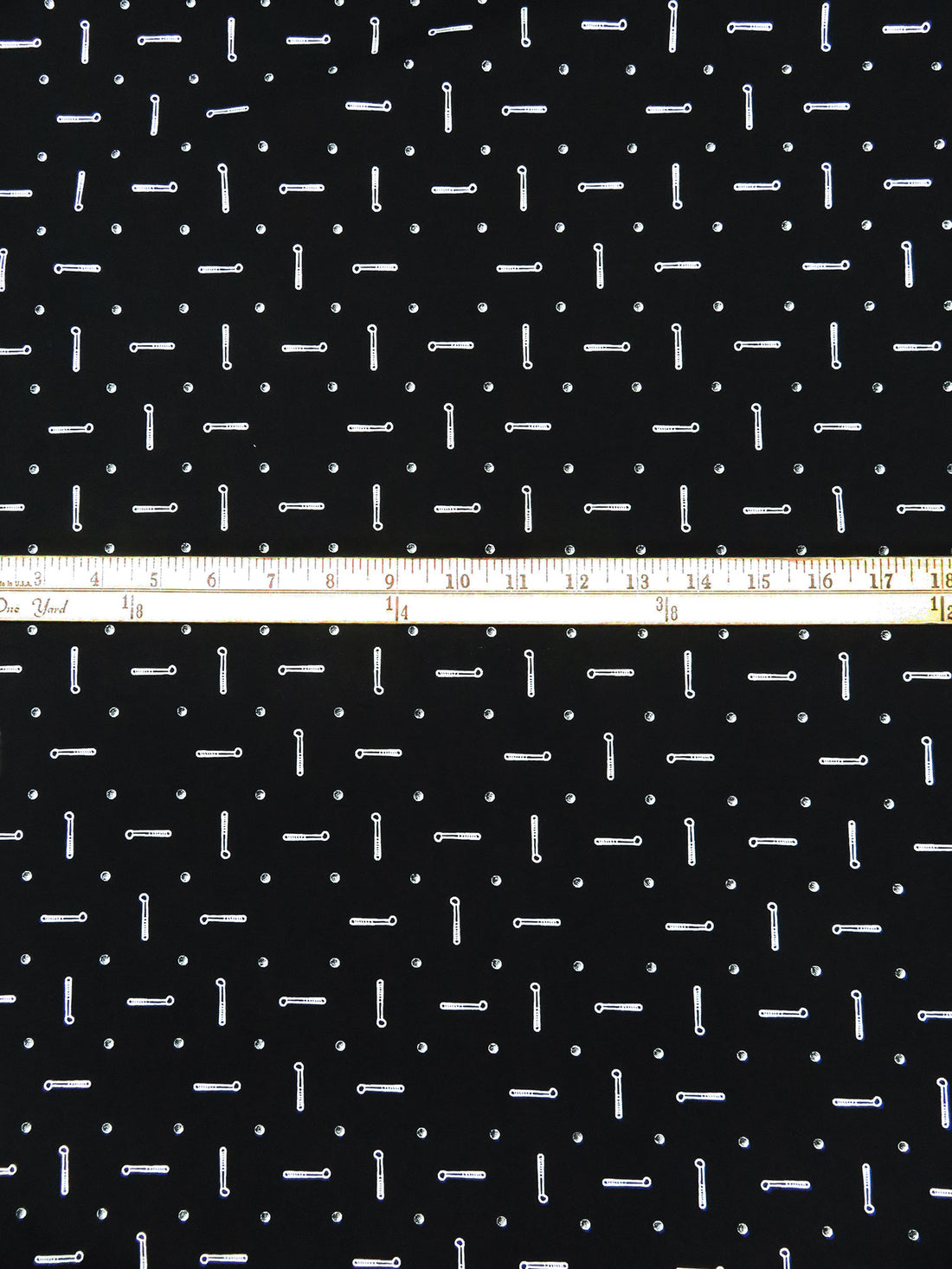 Black/White Rayon/Nylon/Lycra Golf Print Stretch Bengaline Suiting 56W