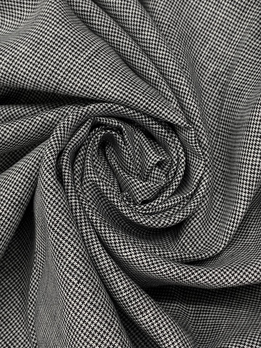White/Black 100% Linen Micro Houndstooth Midweight Woven - European Mill - 59W