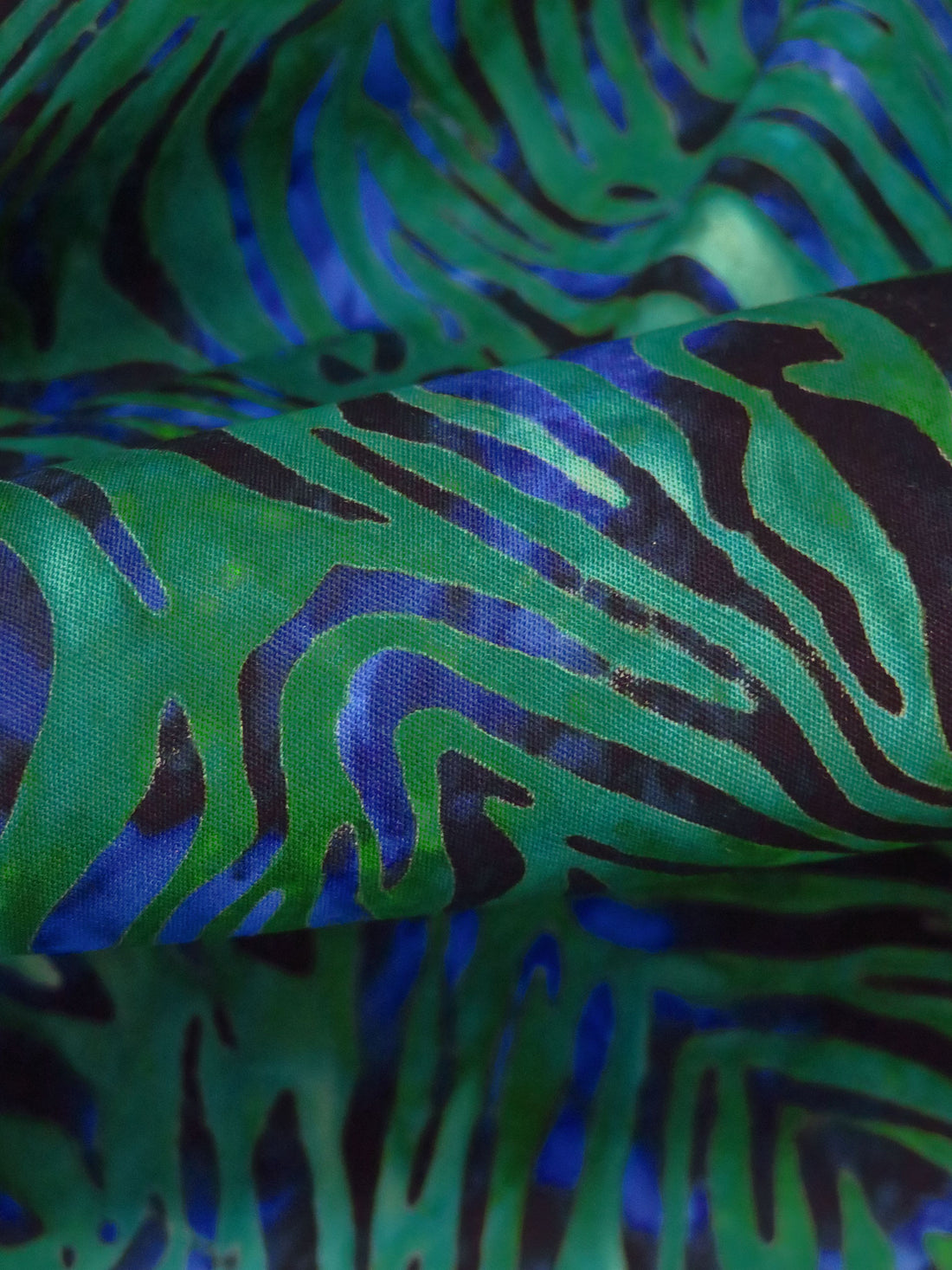 Teal/Dark Green/Midnight Blue/Multi 100% Cotton Animal Artisan Batiks Jungle Dreams - Robert Kaufman - 44W