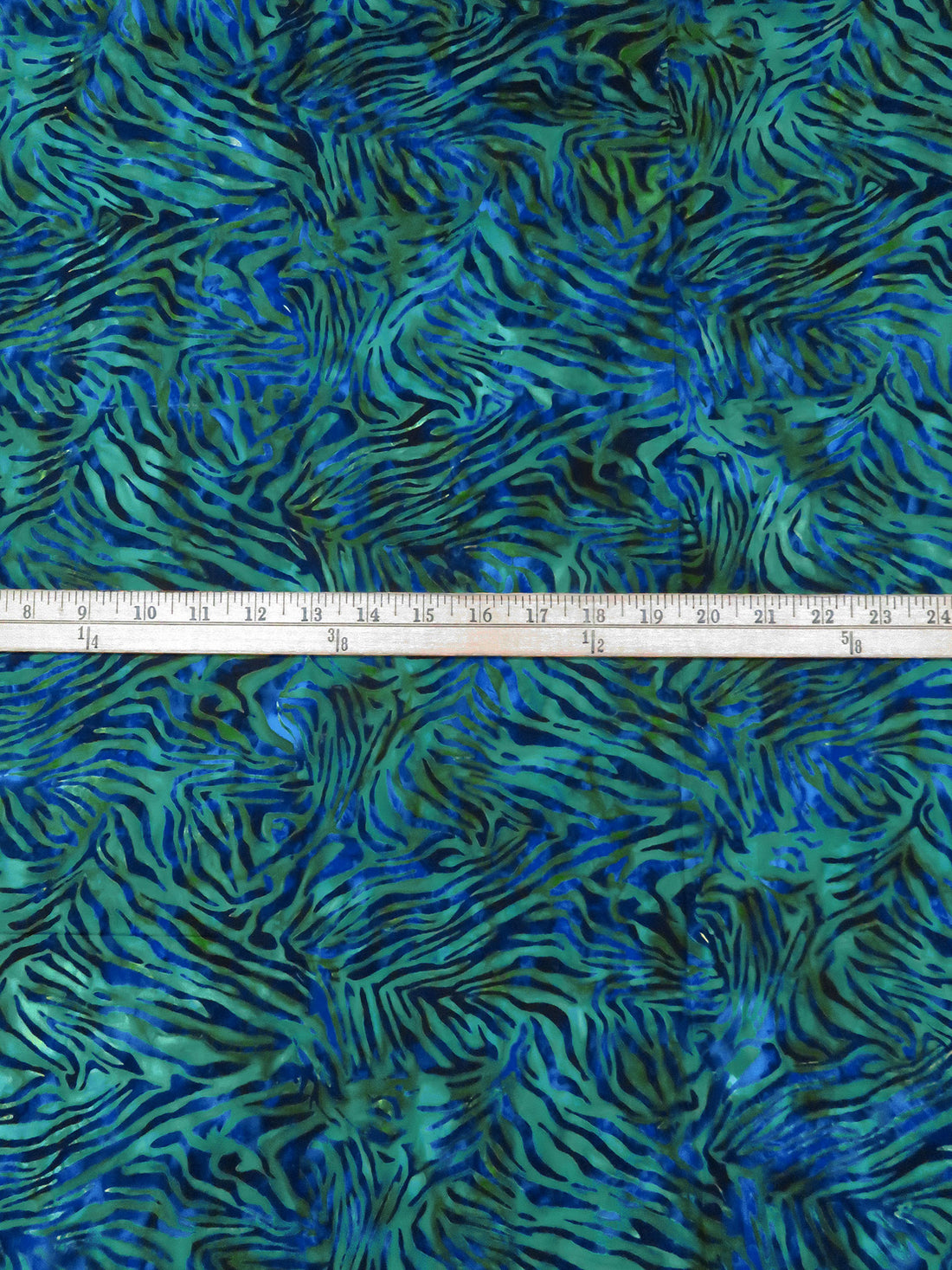 Teal/Dark Green/Midnight Blue/Multi 100% Cotton Animal Artisan Batiks Jungle Dreams - Robert Kaufman - 44W