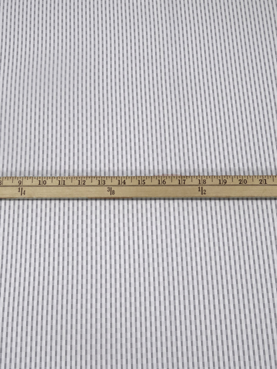 White/Dark Lavender Gray 100% Cotton Vertical Stripe Novelty Weave Shirting 58W