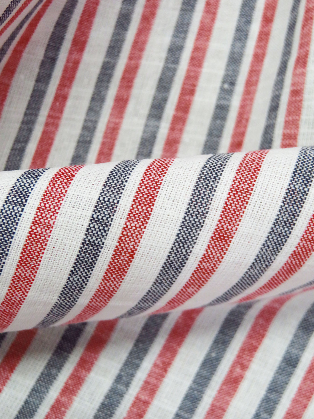 White/Crimson/Midnight Navy Cotton/Linen Vertical Stripe Weave Shirt Weight Woven 57W