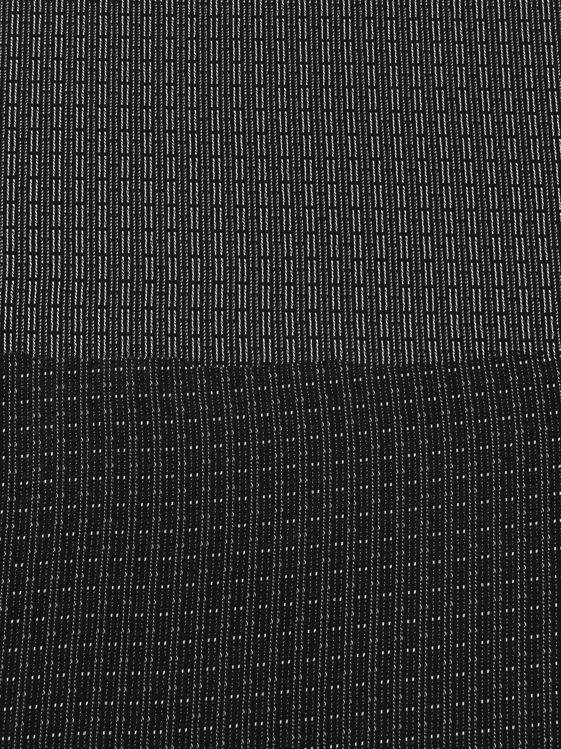 Black/White 100% Polyester Novelty Weave Crepe Suiting 58W