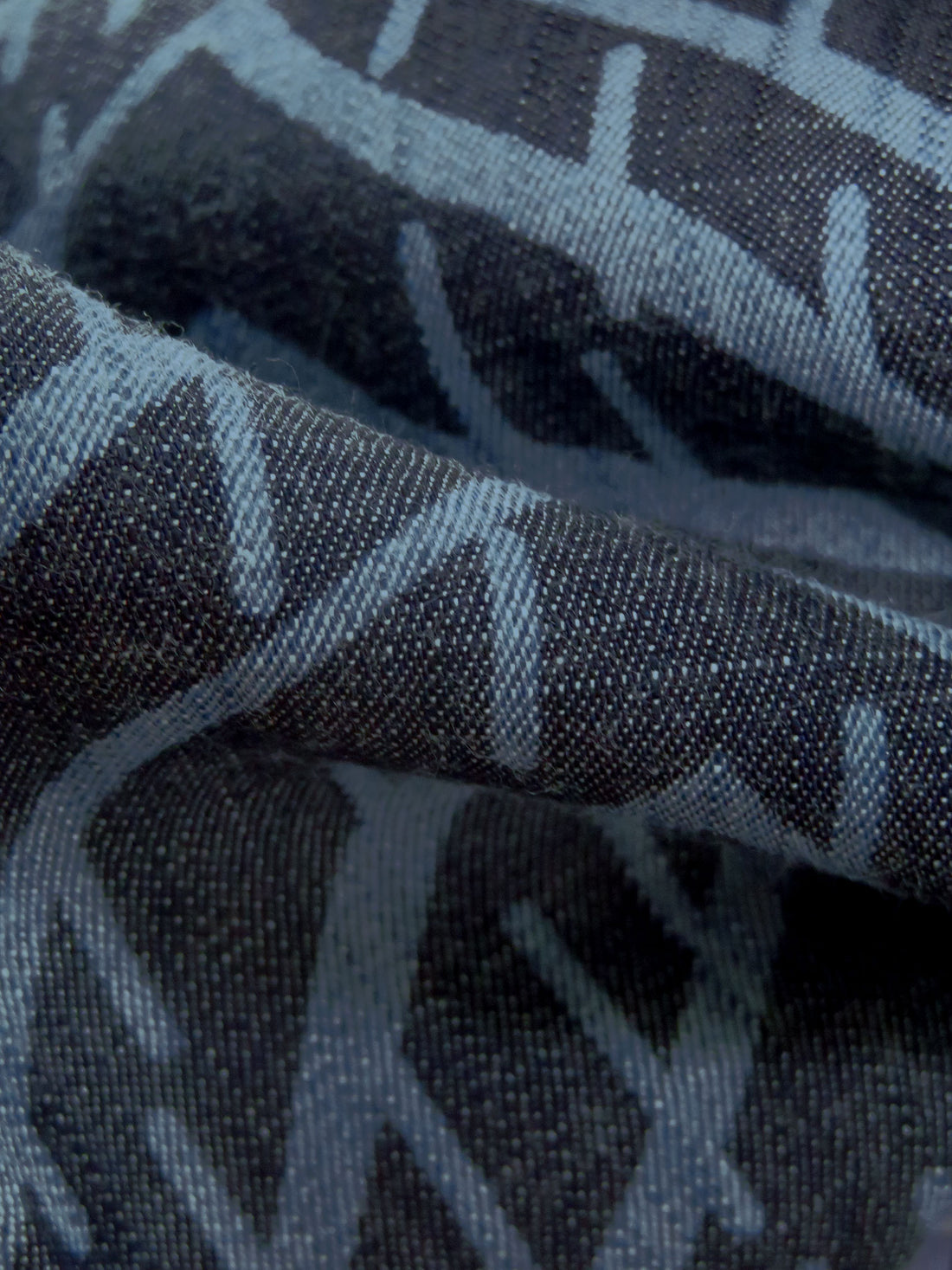 Indigo Blue/Ink Tencel/Cotton Blend Large Zig Zag Print Chambray - LA Designer - 60W