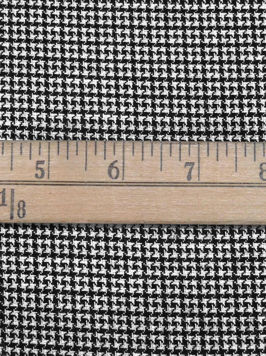 Black/White Rayon/Linen Small Houndstooth Weave Suiting - Imported From Italy - 60W