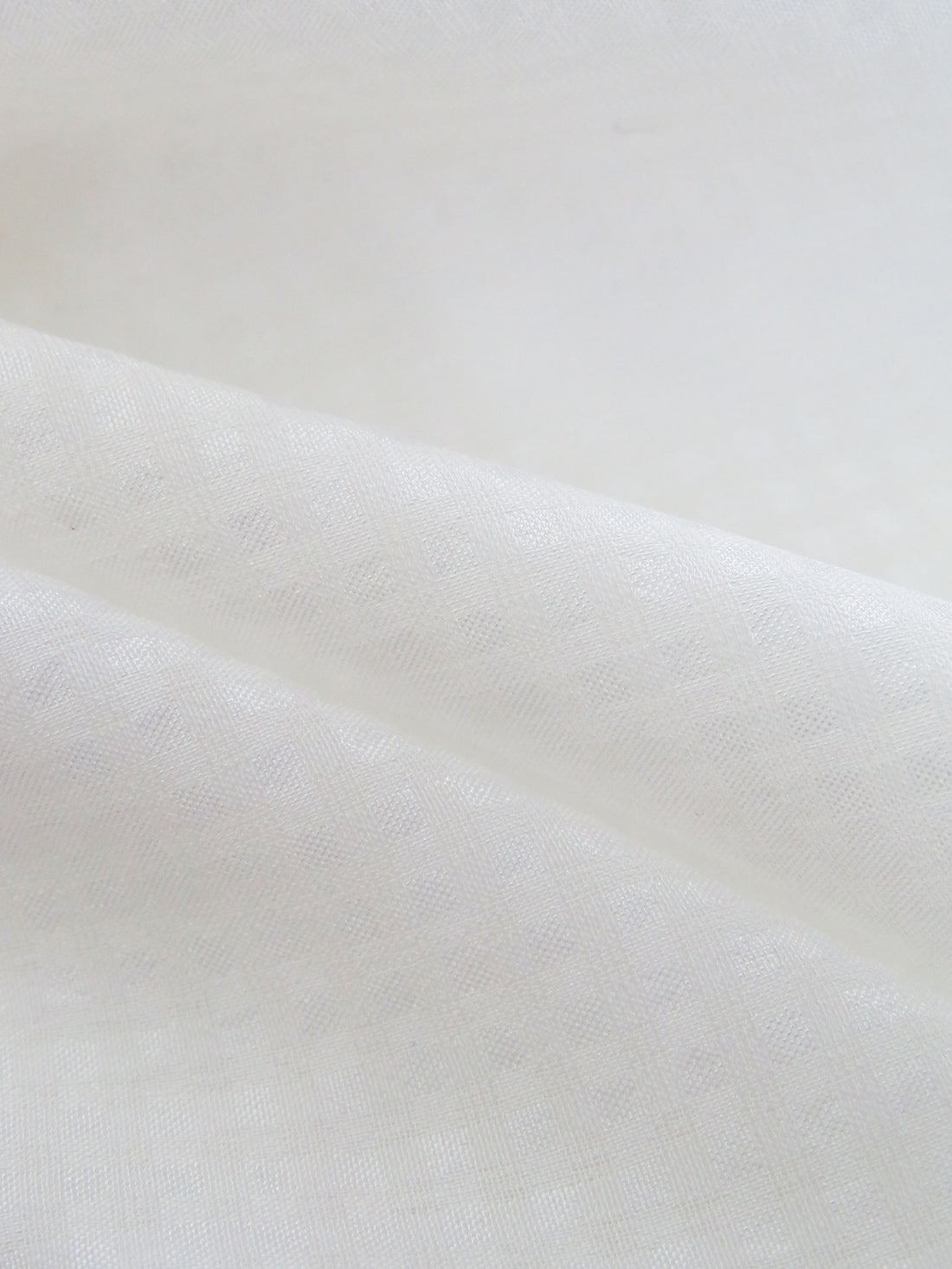 Soft White 100% Silk Seersucker Weave Silk - NY Designer - 56W