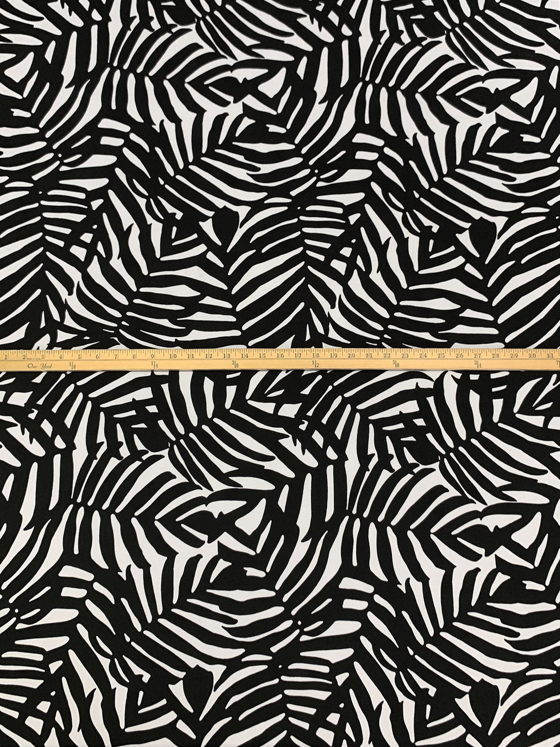 Black/White Polyester/Lycra Large Silhouette Fern Print Double Brushed Knit 67W