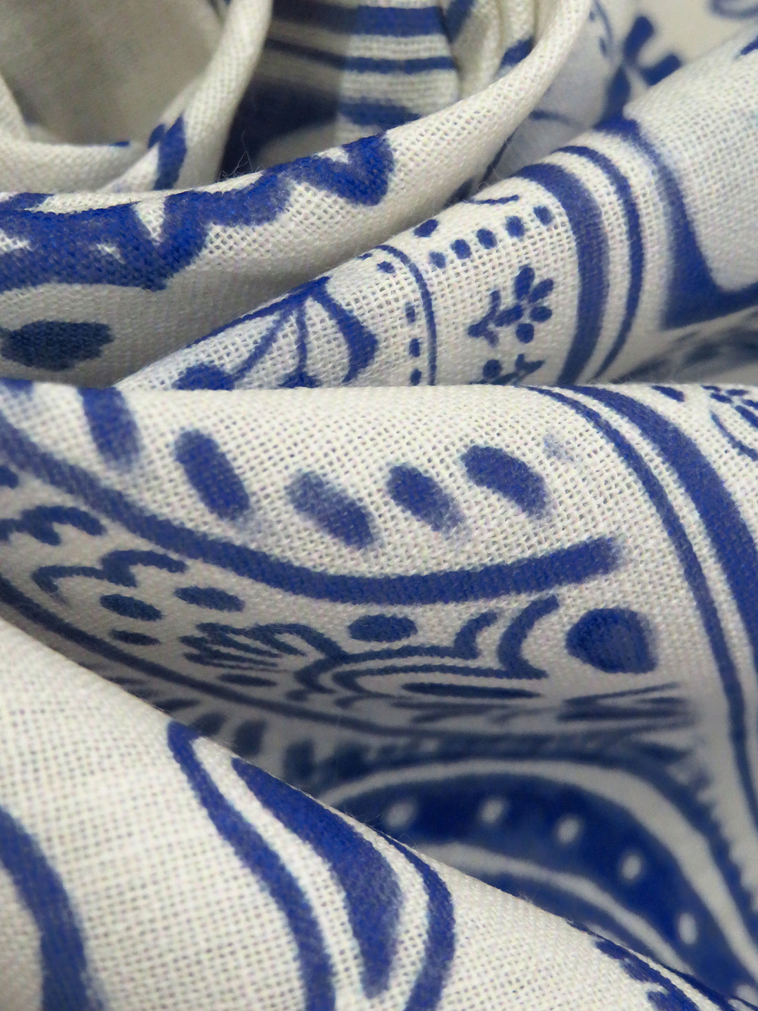 Dark Cornflower/Off-White 100% Polyester Ornate Paisley Horizontal Stripe Print Linen-Look Shirt-Weight Woven - NY Designer - 58W