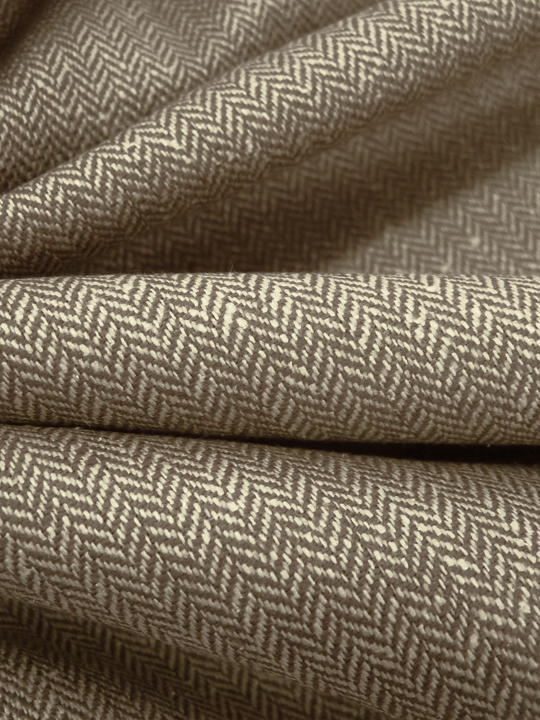 Umber/Wheat/Dark Vanilla 100% Worsted Wool Small Herringbone Suiting 60W