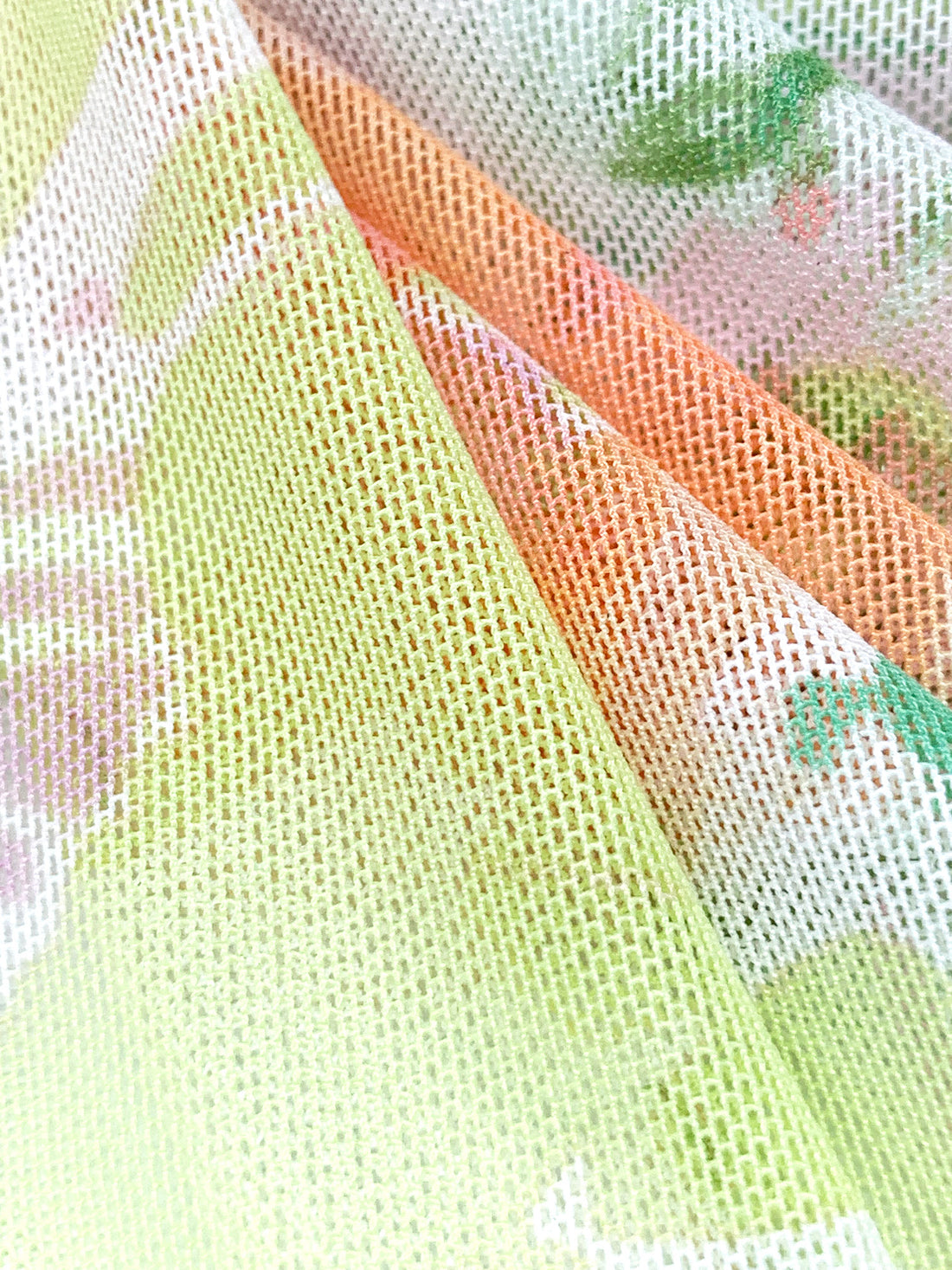 White/Limp Pulp/Apricot/Multi Polyester/Lycra Floral Print Mesh Knit 52W