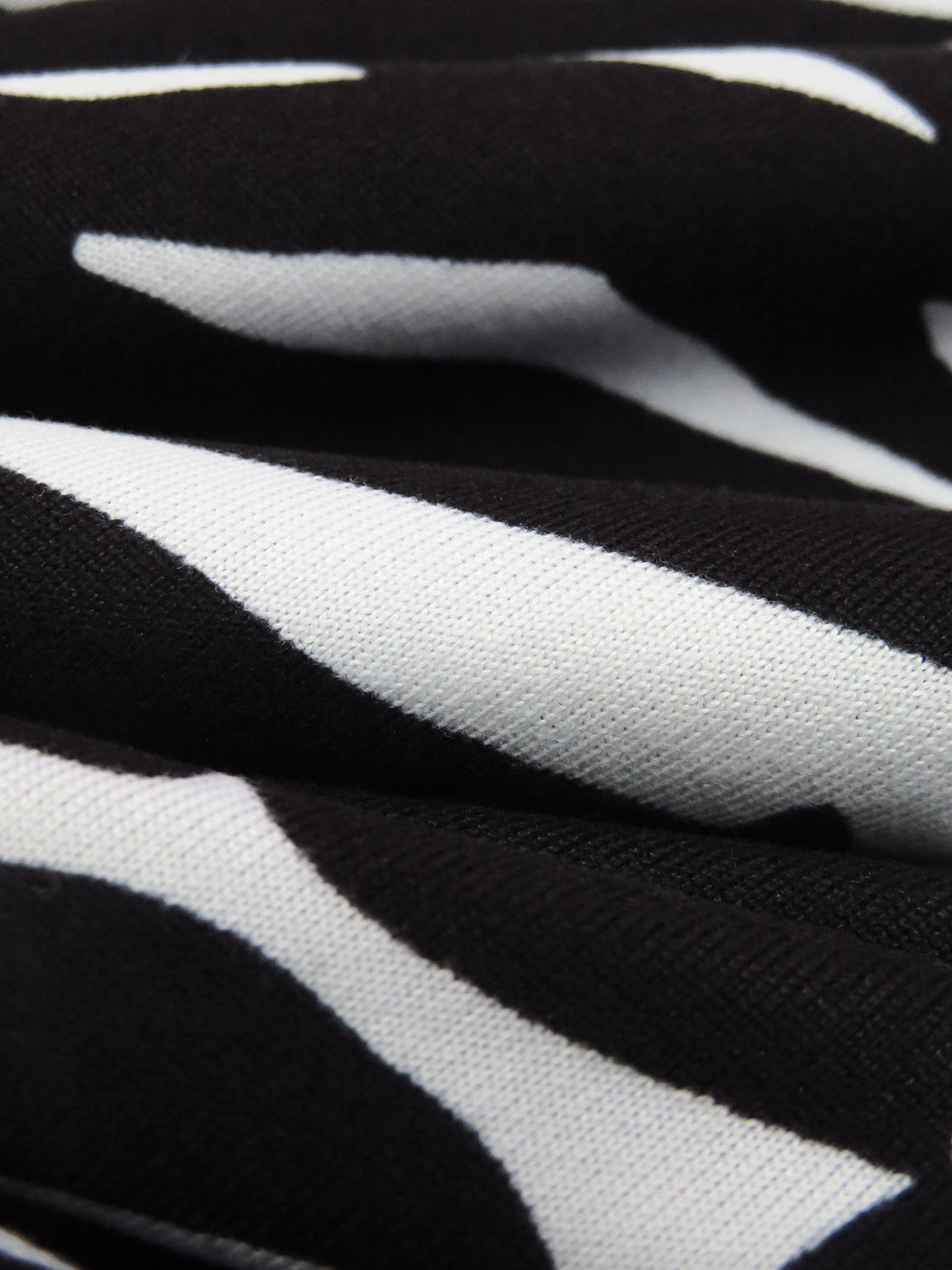 Black/White Polyester/Lycra Leaf Silhouette Print Double Brushed Knit - NY Designer - 64W