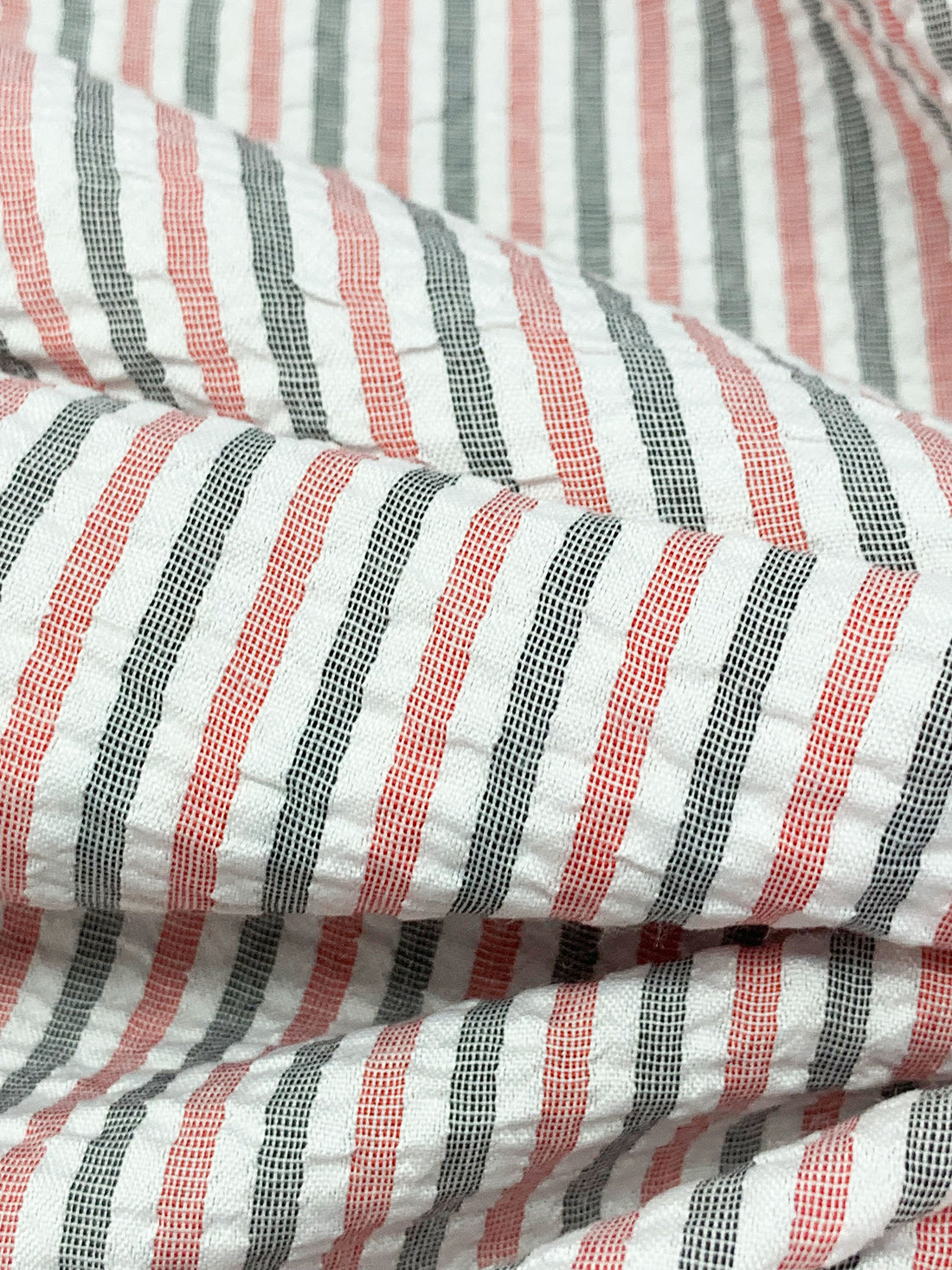 Strawberry Patch/Black/White 100% Polyester Vertical Stripe Weave Seersucker Shirt Weight Woven 56W