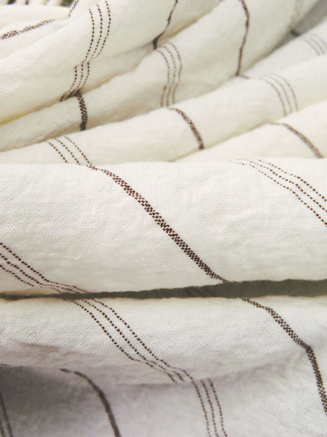 White/Brown 100% Cotton Horizontal Multi-Stripe Weave Crinkle Shirting - NY Designer - 48W