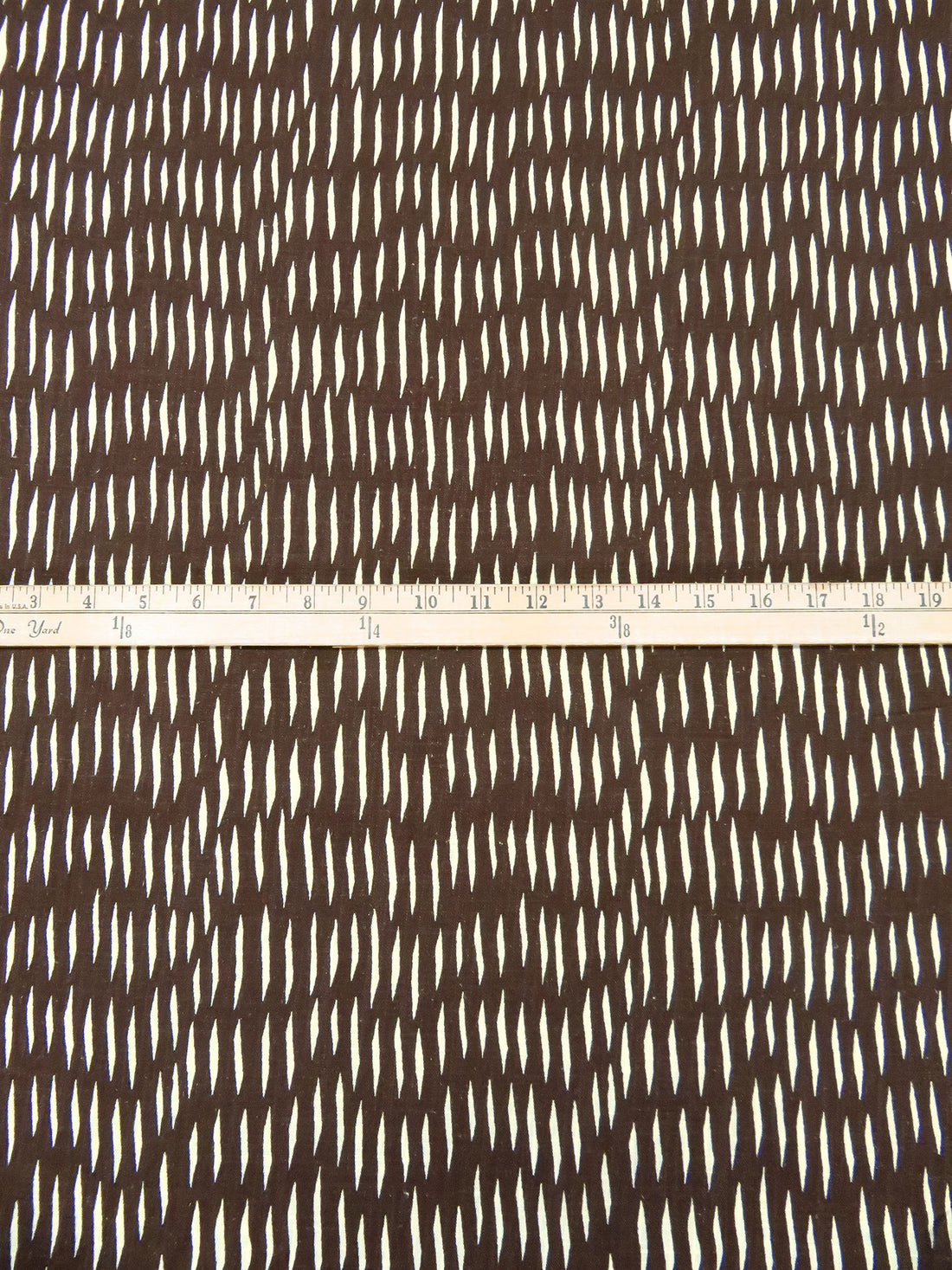 Bistre/Off-White Rayon/Linen Abstract Dash Print Shirt Weight Woven 53W