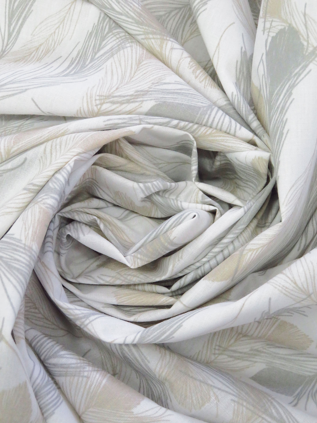 White/Light Bamboo/Silver Polyester/Cotton Feather Print Broadcloth 58W