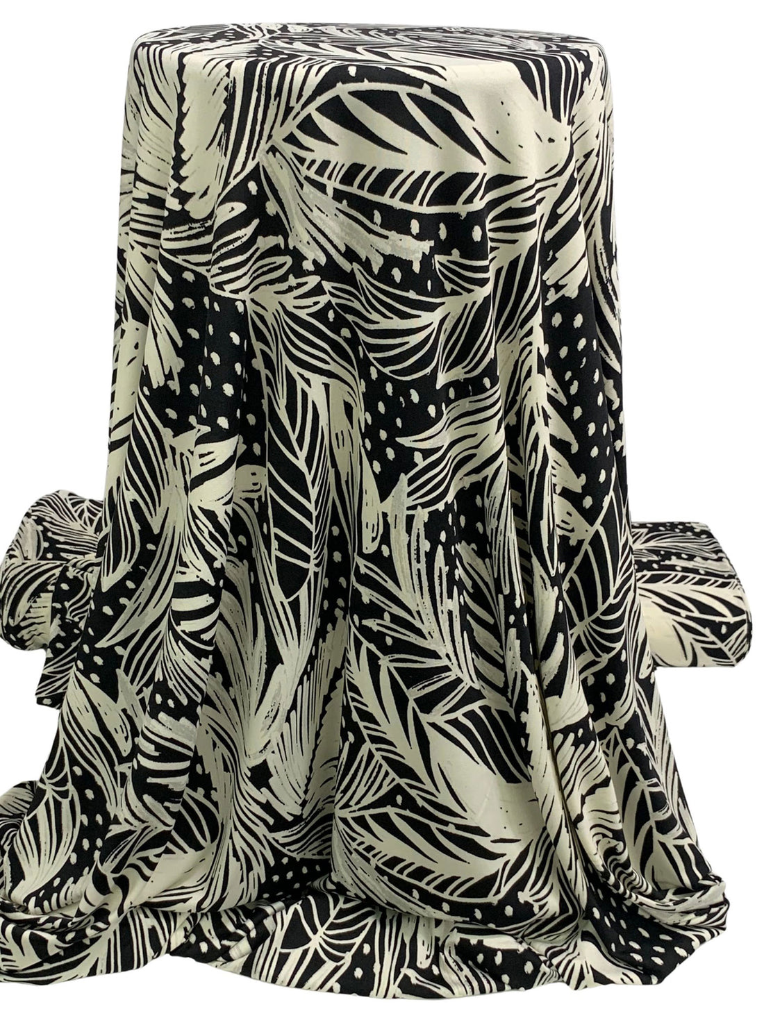 Black/Pale Cream Polyester/Lycra Floral Dot Print DTY Knit 59W
