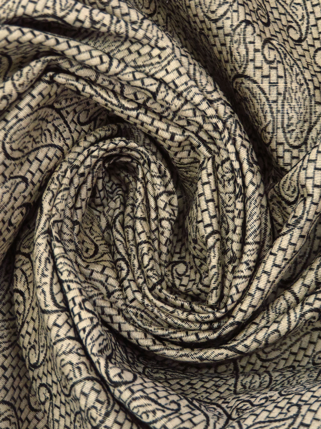 Pale Oatmeal/Black 100% Silk Paisley Weave Jacquard Woven 42W