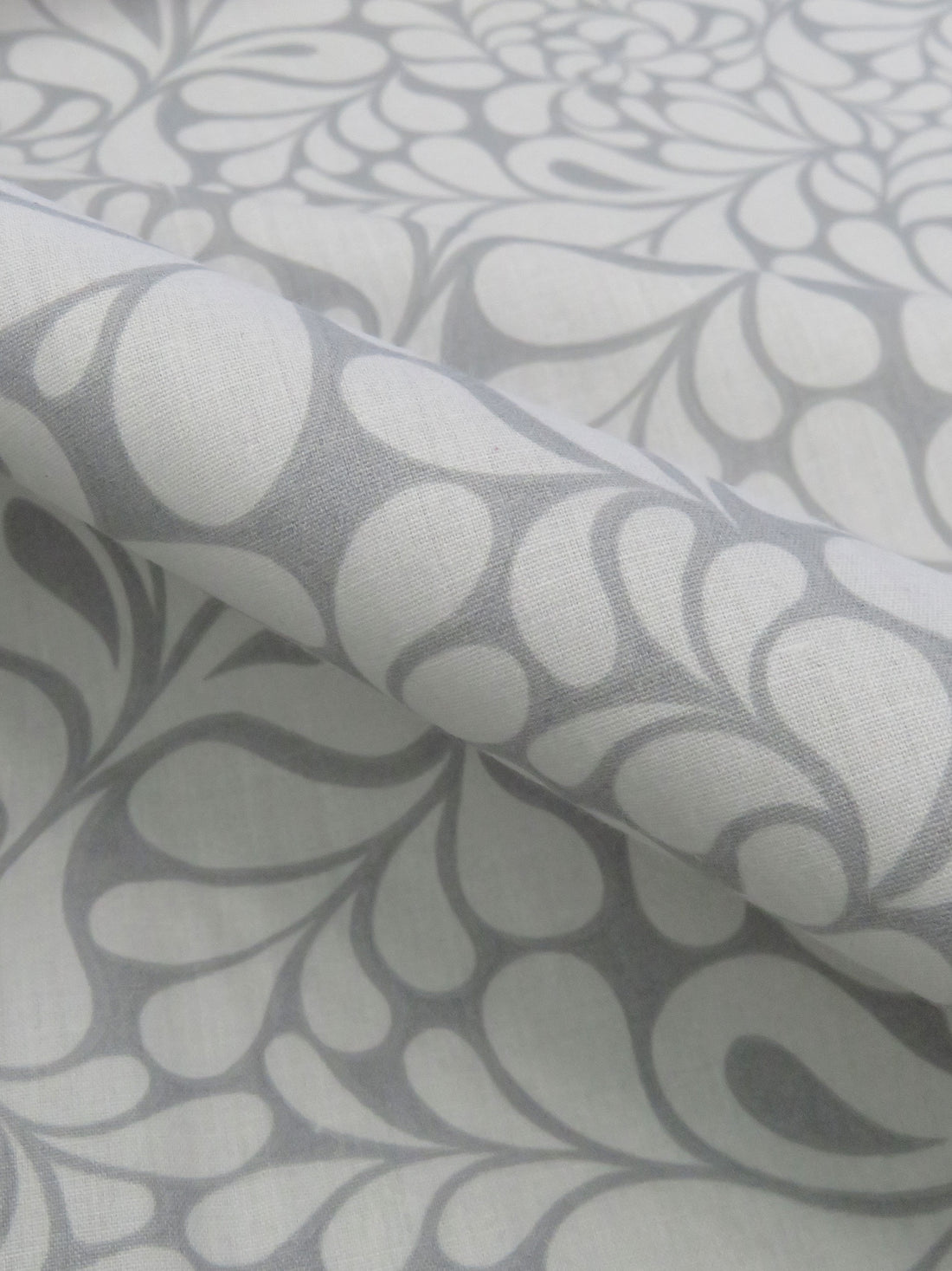 Steel Gray/Cement Gray Polyester/Cotton Abstract Paisley Print Broadcloth 58W