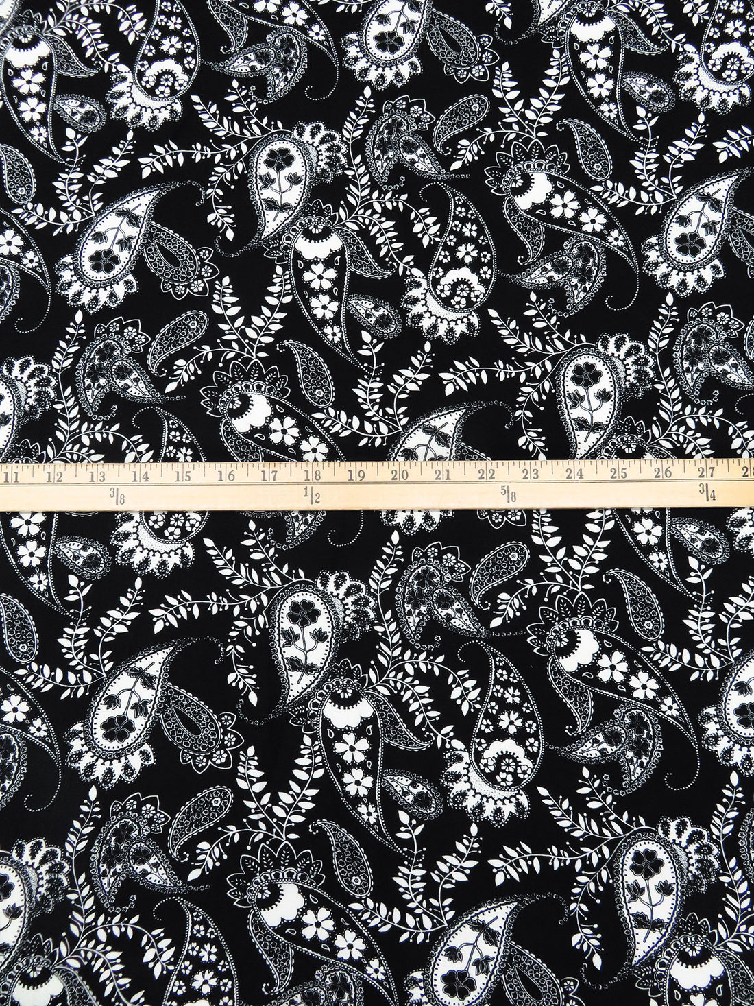 Black/Off-White 100% Rayon Paisley & Vine Print Challis 44W
