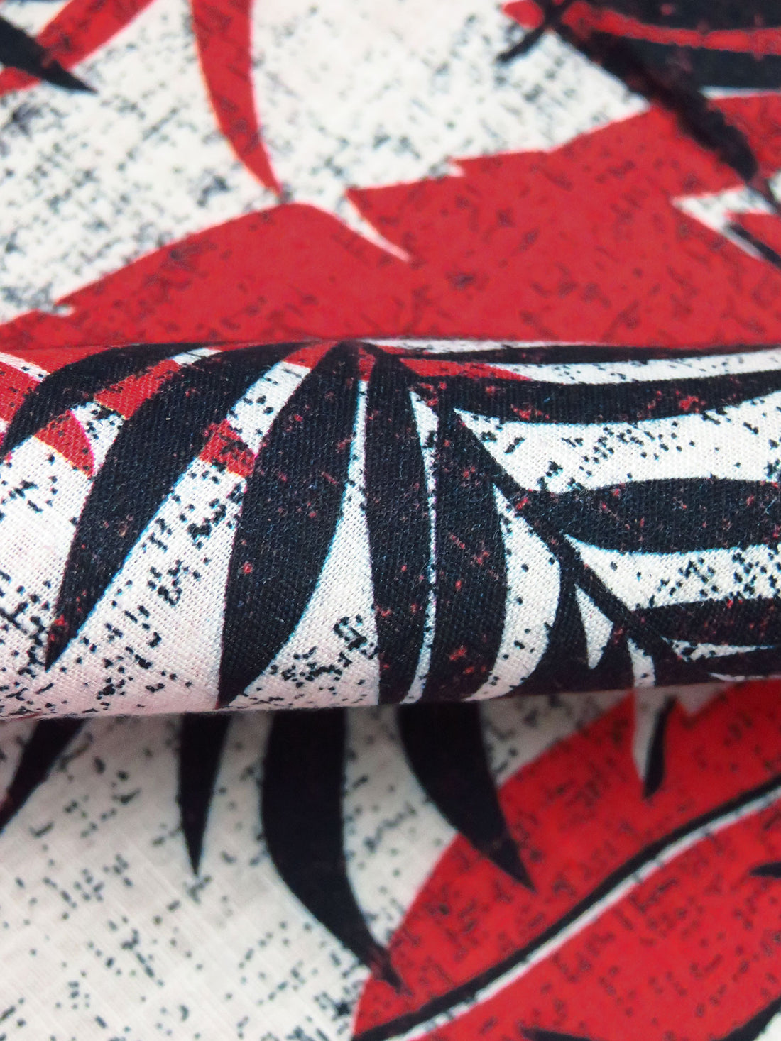 Jasper Red/White/Midnight Navy 100% Cotton Tropical Leaf Print Slubbed Lawn 57W