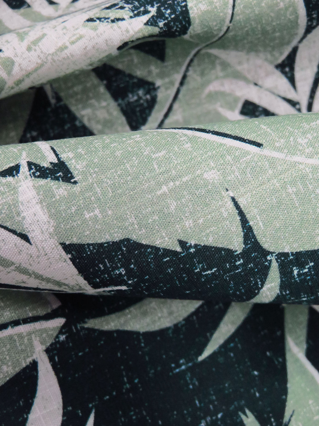 Dusty Celadon/White/Dark Jungle Green 100% Cotton Tropical Leaf Print Slubbed Lawn 57W
