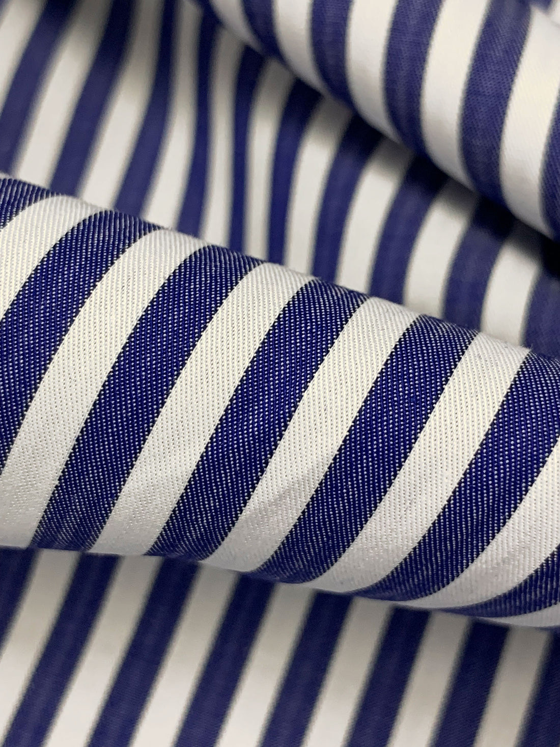 Dark Imperial Blue/White 100% Cotton Vertical Stripe Weave Shirting 58W
