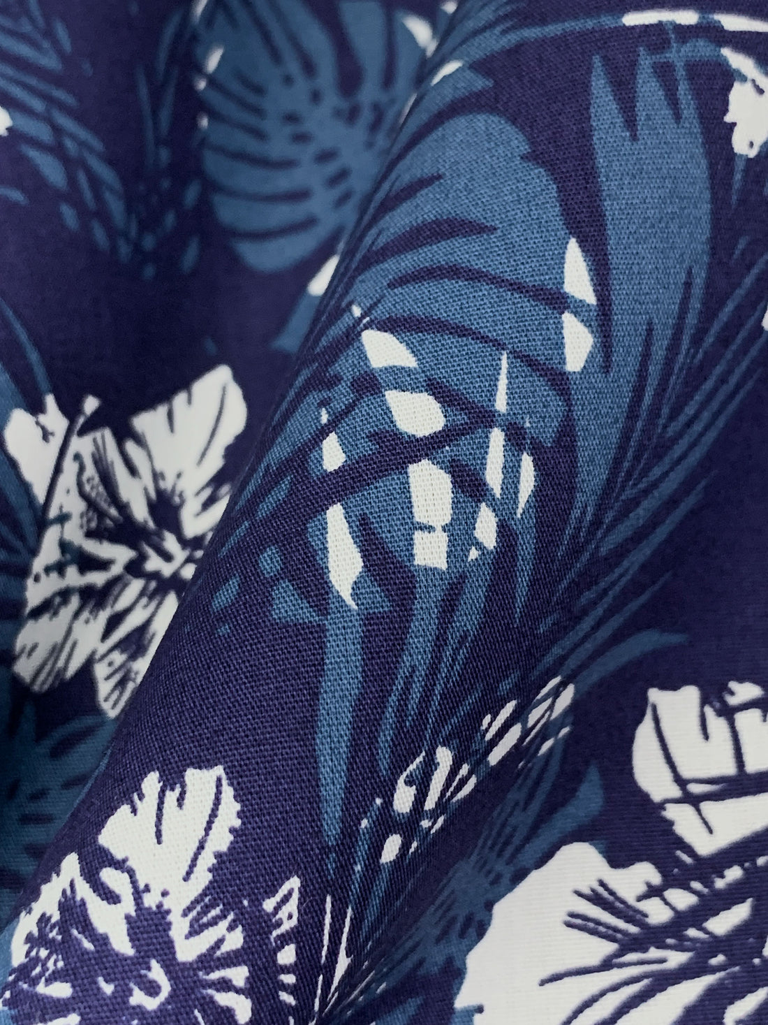 Deep Prussian Blue/White/Sea Blue 100% Cotton Tropical Floral Print Lawn 56W
