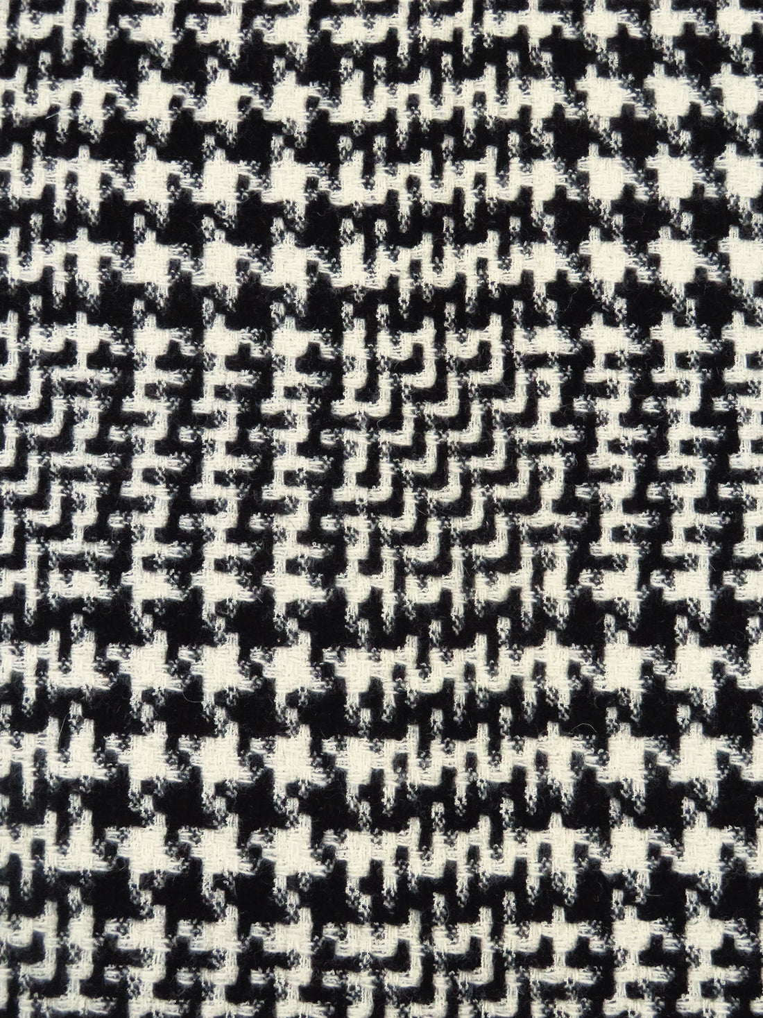 Black/Cream Wool/Nylon Houndstooth Plaid Weave Coating 56W