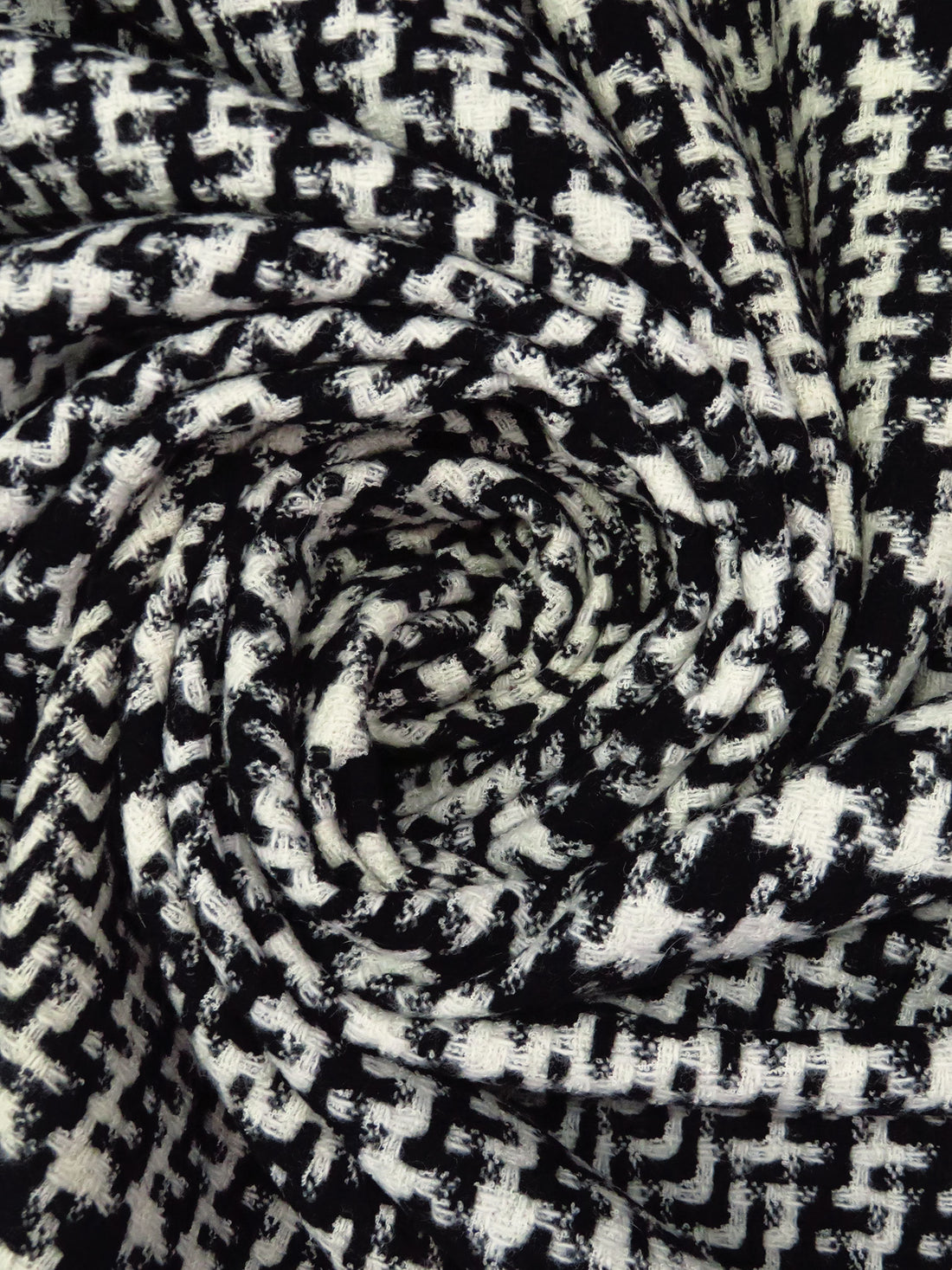 Black/Cream Wool/Nylon Houndstooth Plaid Weave Coating 56W