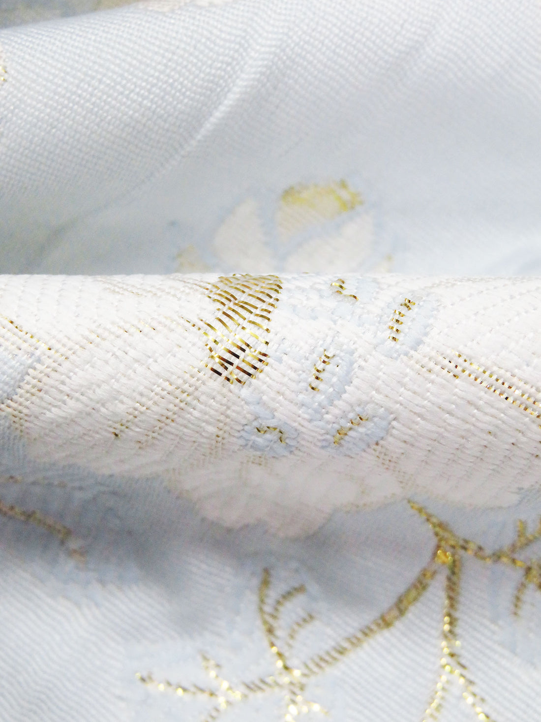 Ice Blue/White/Gold Polyester/Metallic Floral Weave Jacquard 44W