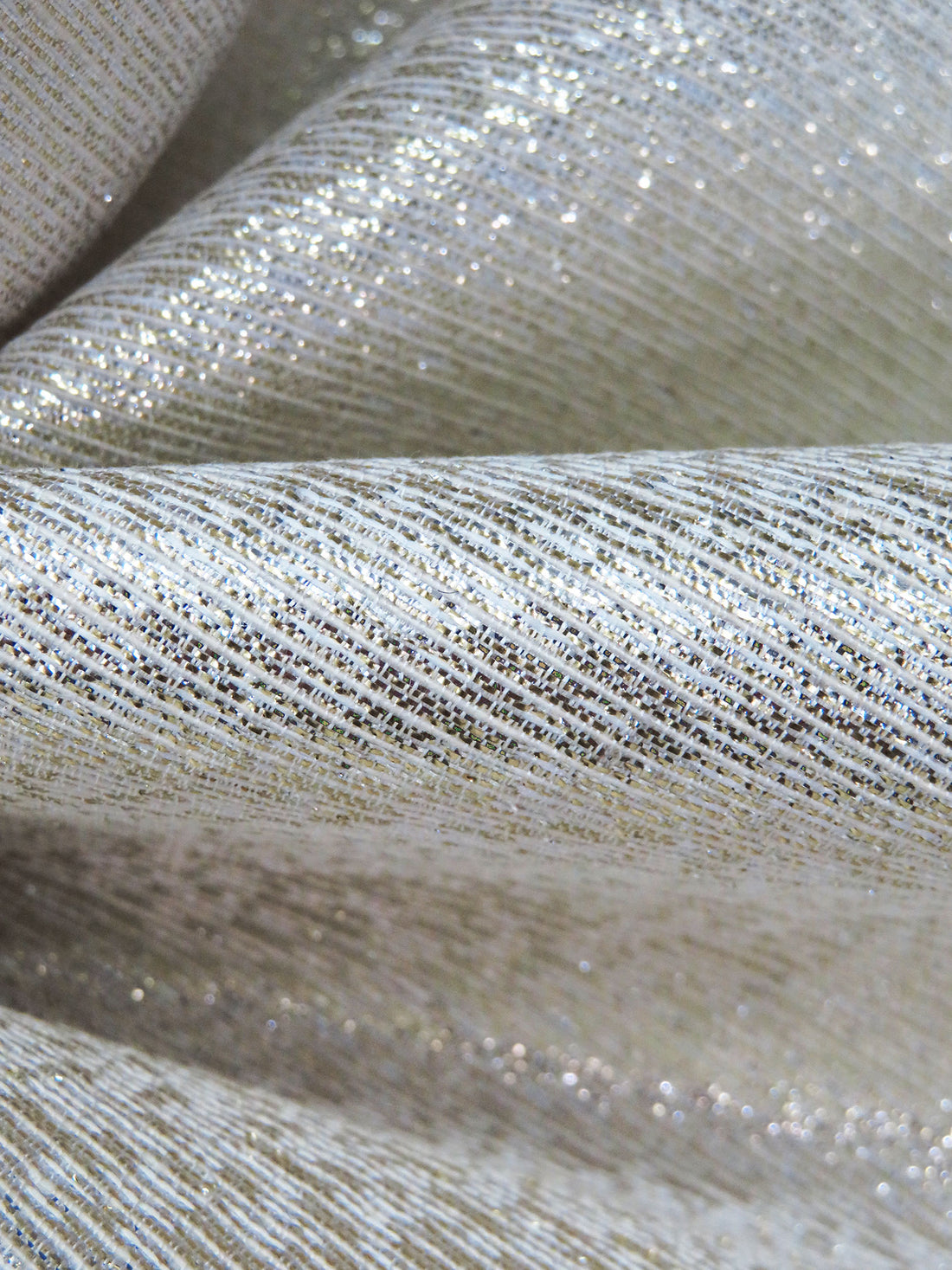 White/Gold/Silver Polyester/Metallic Slubbed Suiting 54W