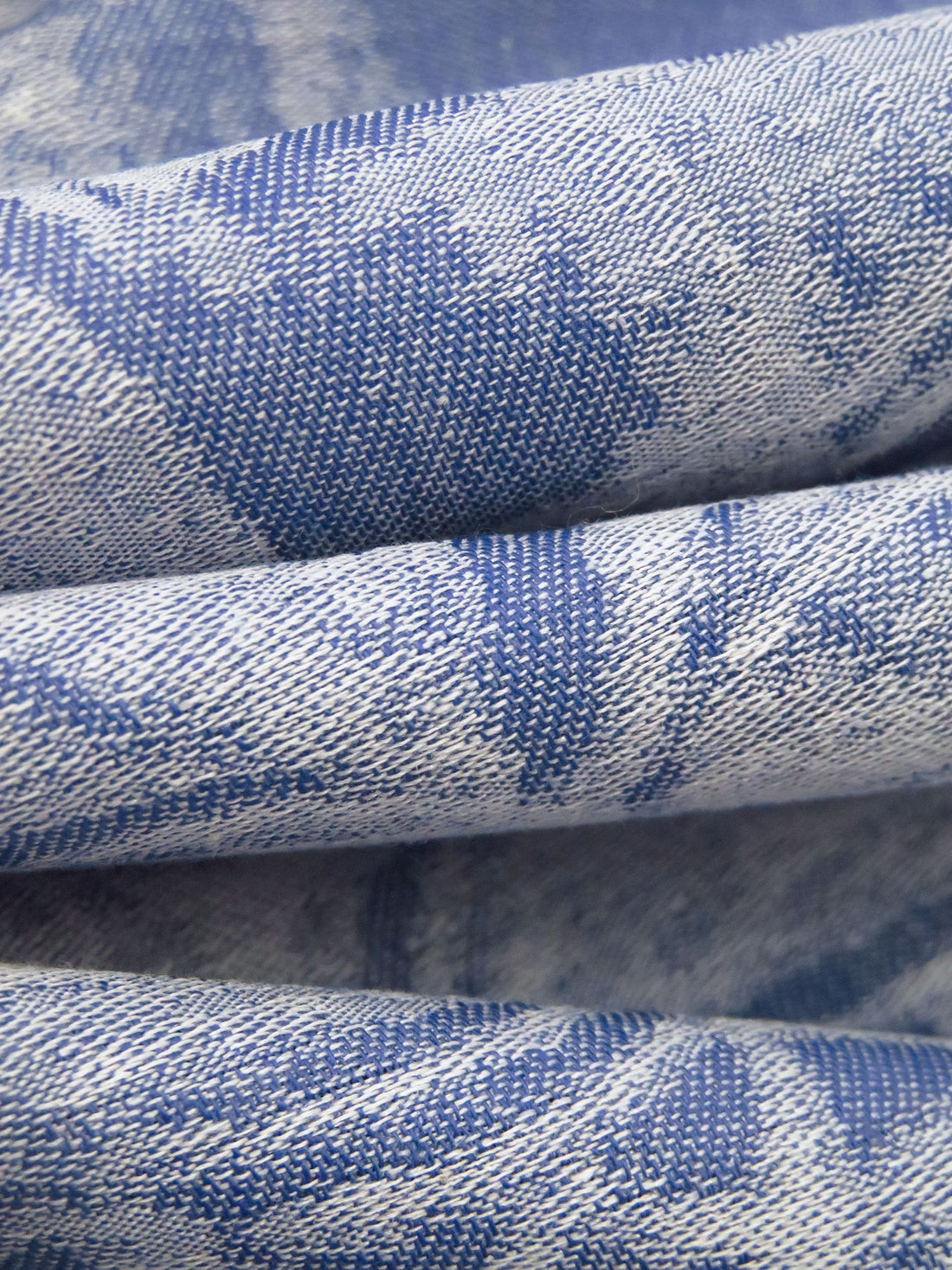 Blue Yonder/White Cotton/Polyester Fish And Tile Weave Chambray Jacquard Shirting - NY Designer - 54W