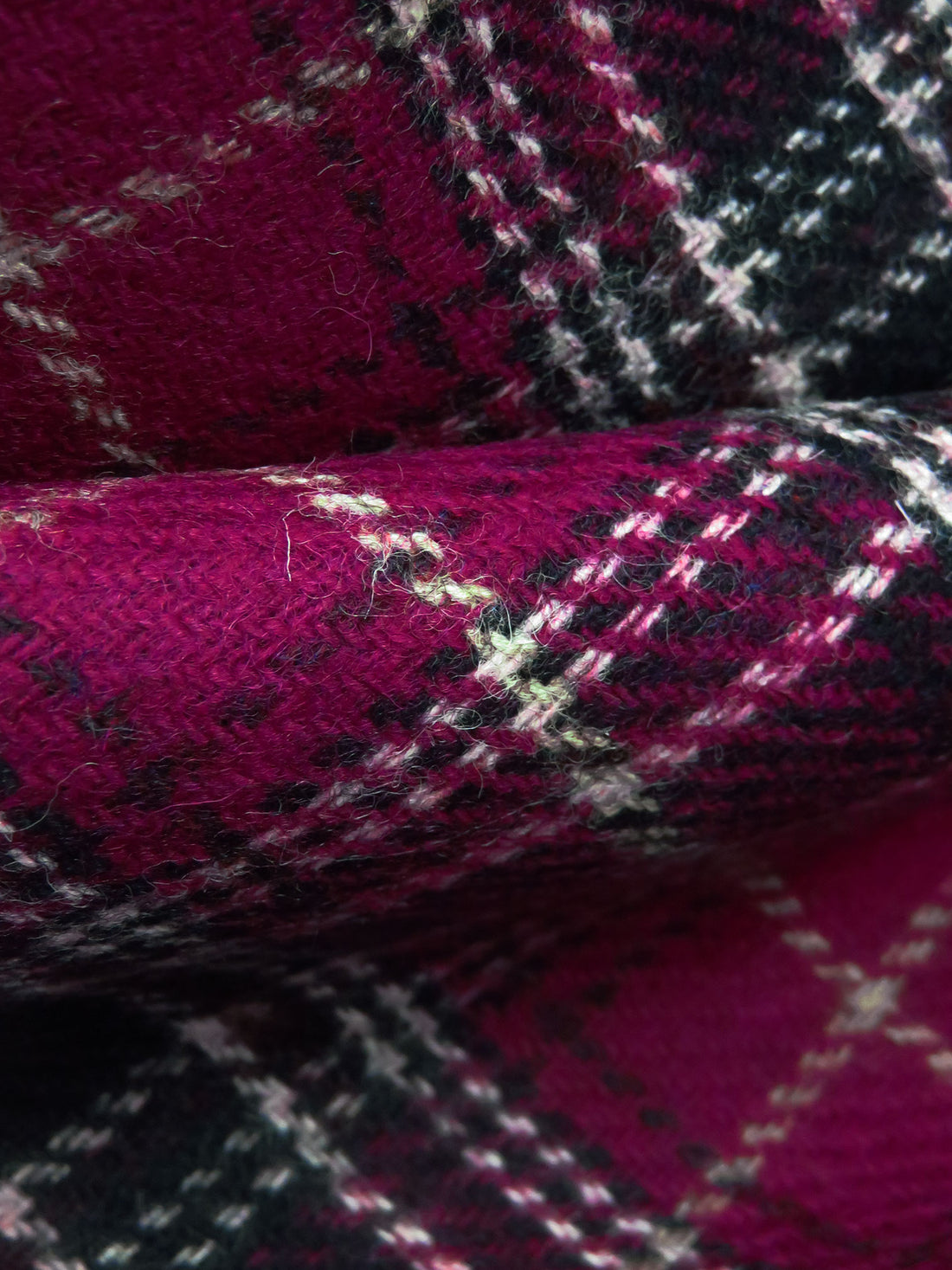 Very Dark Fuchsia/Midnight Navy/White/Light Tan 100% Wool Plaid Weave Shetland Coating - Imported From England - 59W