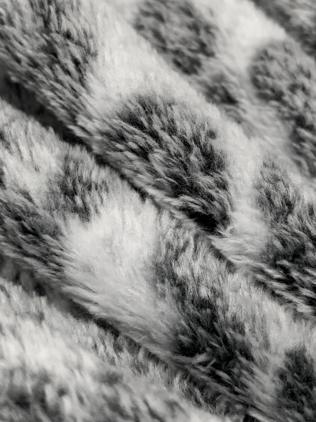 White/Black 100% Polyester Animal Design Furry Fleece 60W