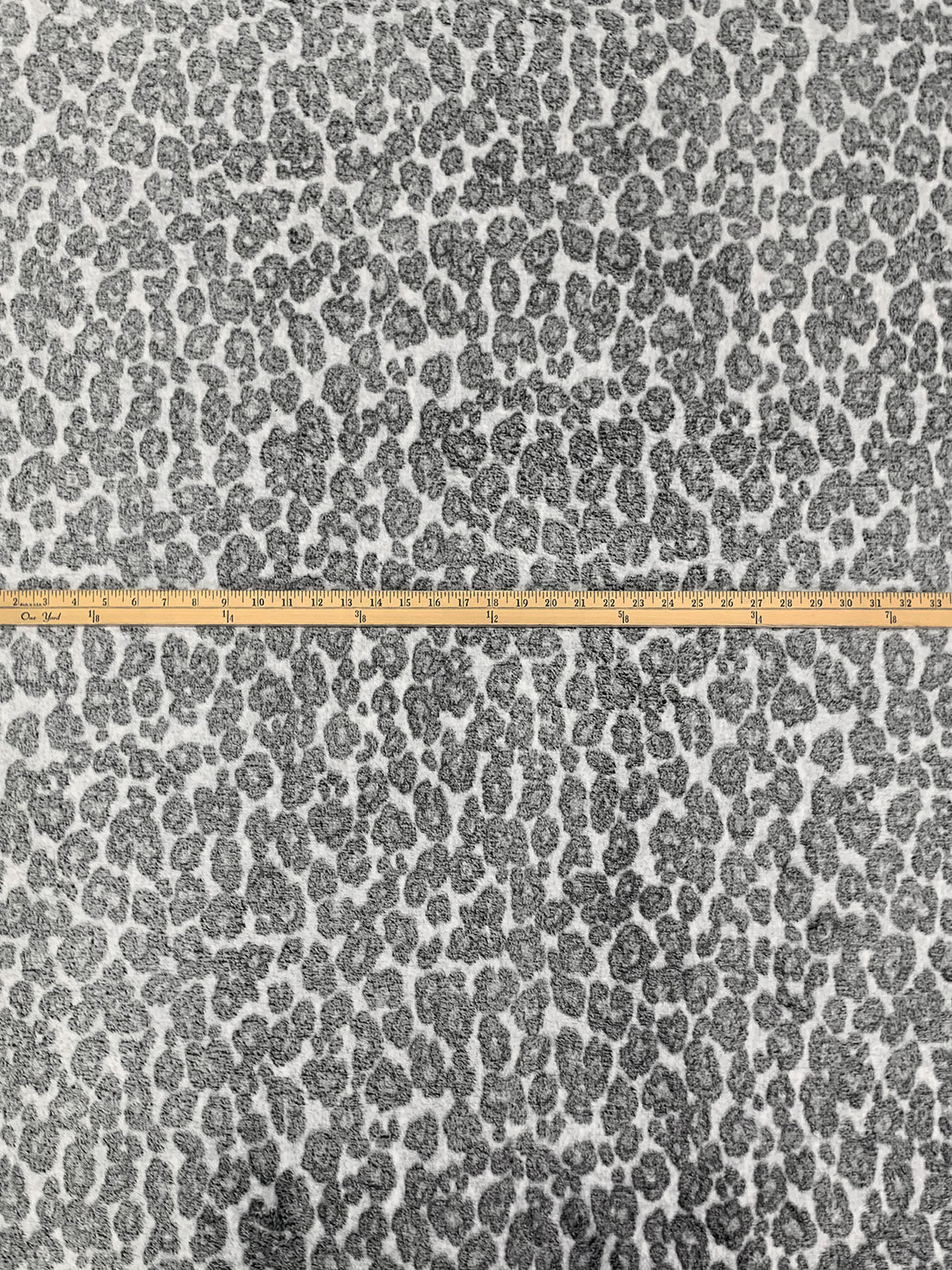 White/Black 100% Polyester Animal Design Furry Fleece 60W